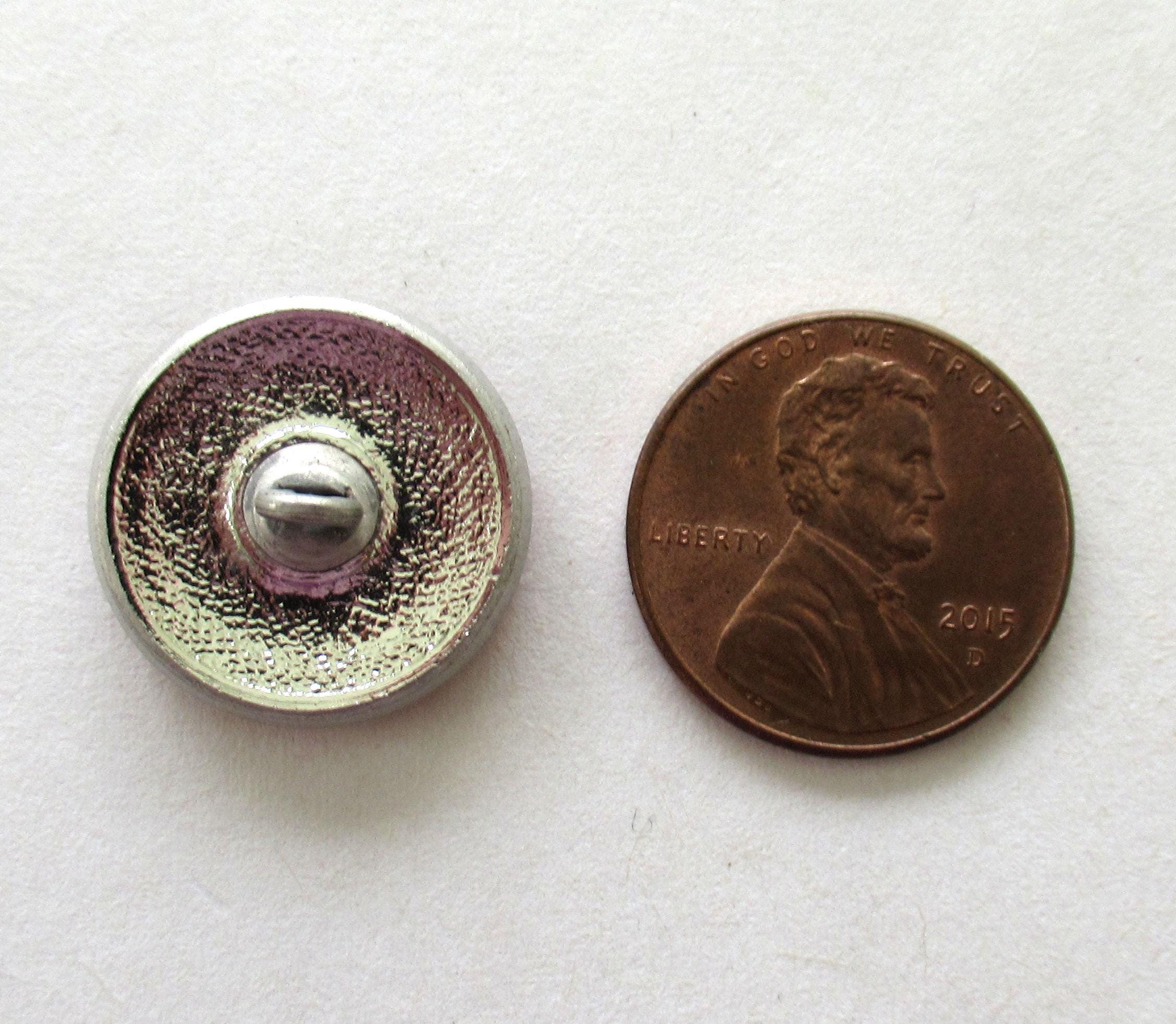 One 18mm Czech glass dragonfly button - iridescent pink / purple glass with a gold dragonfly - decorative shank buttons - 00052