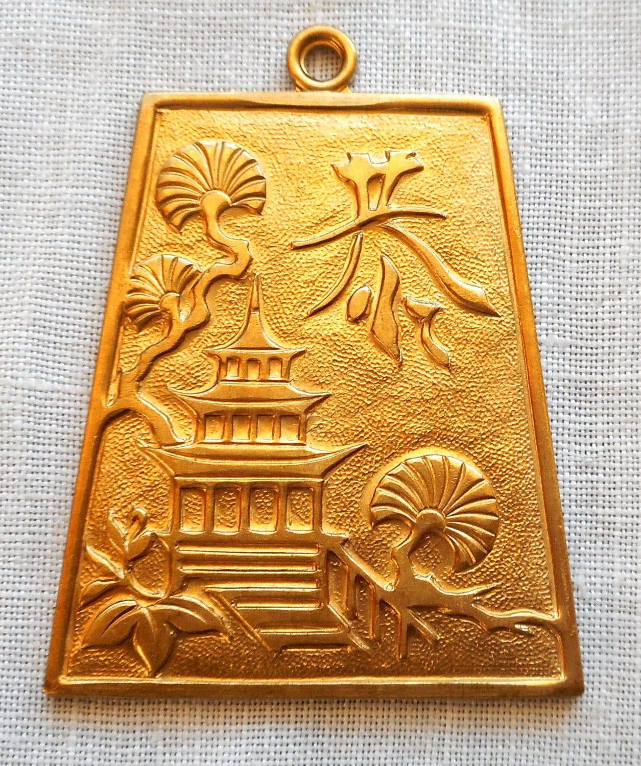 1 Raw Brass Stamping, Victorian, Art Nouveau, Deco Asian temple scene pendant, charm, ornament 35mm x 30mm, made in the USA C60101
