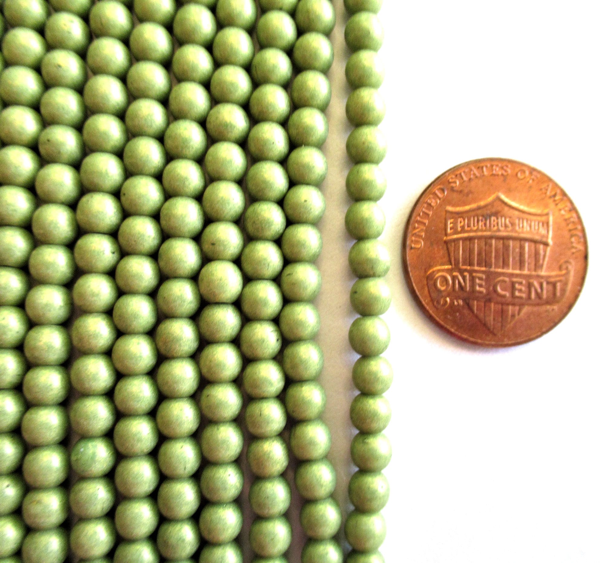 100 4mm opaque green Czech glass druks - Pacifica Avocado smooth round druk beads - C0067