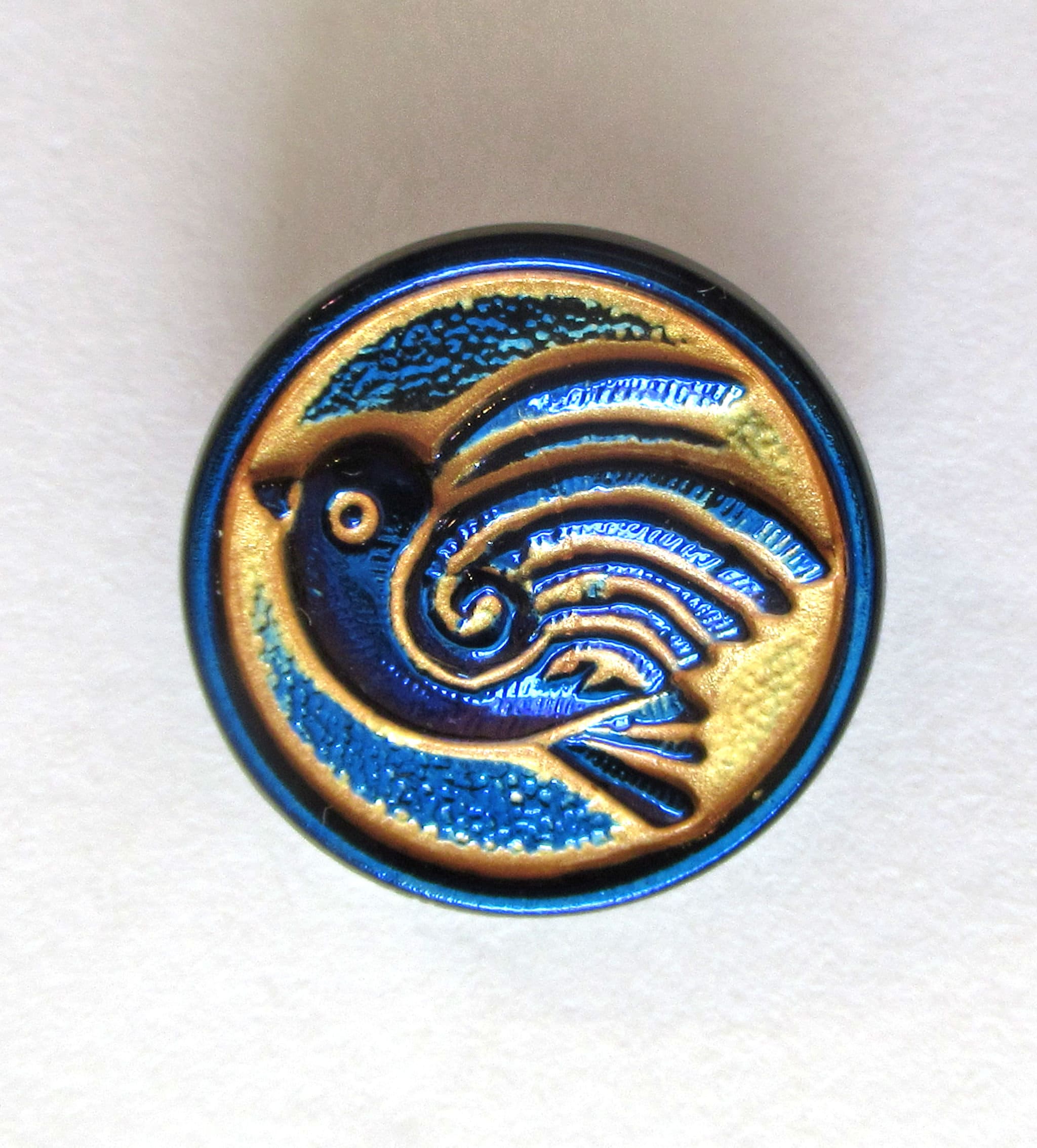 One 18mm Czech glass bird button - dark iridescent blue with a gold wash - art glass decorative shank buttons 000432