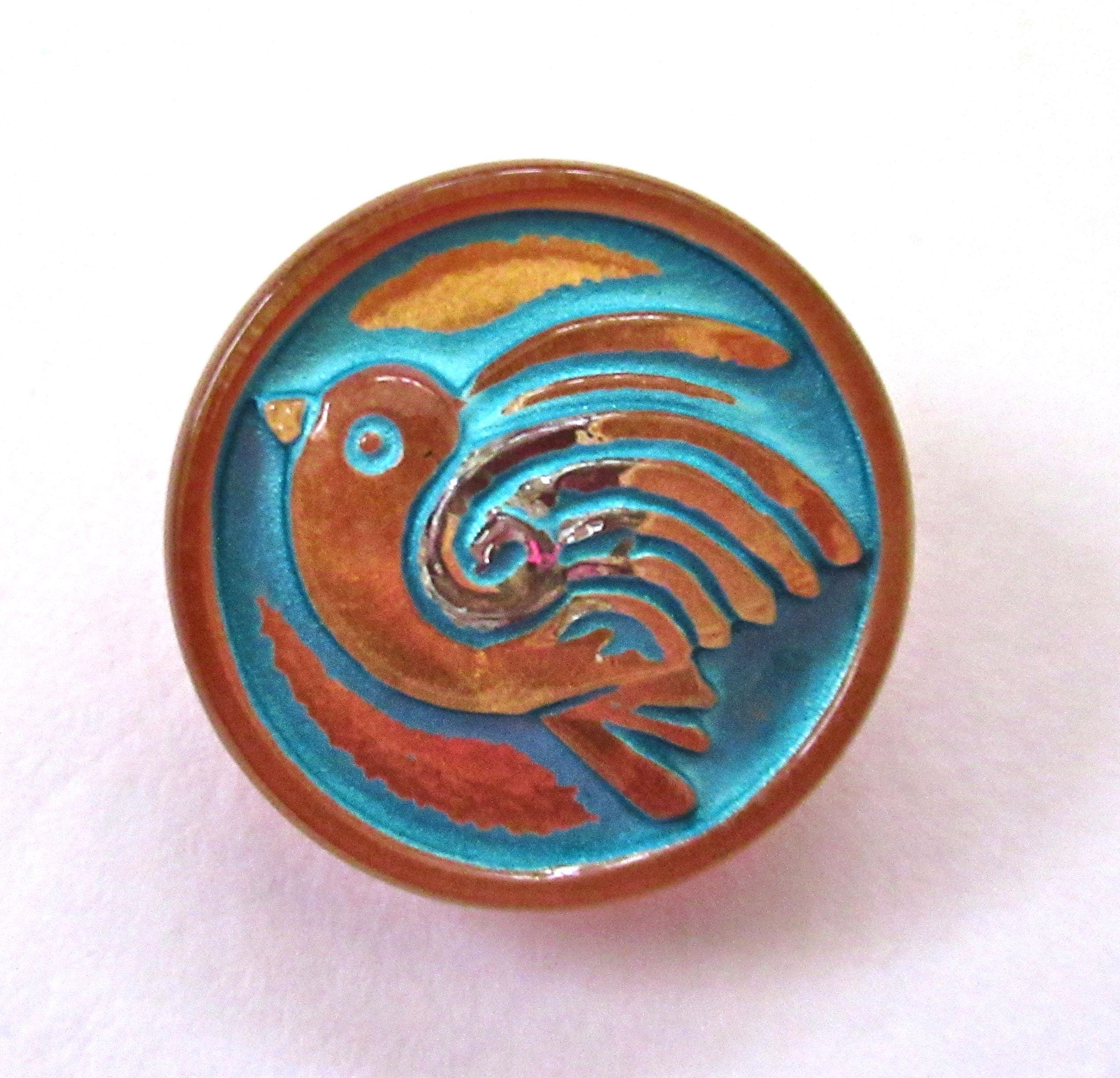 One 18mm Czech glass bird button - Golden brown with a turquoise wash - decorative shank buttons - 000572