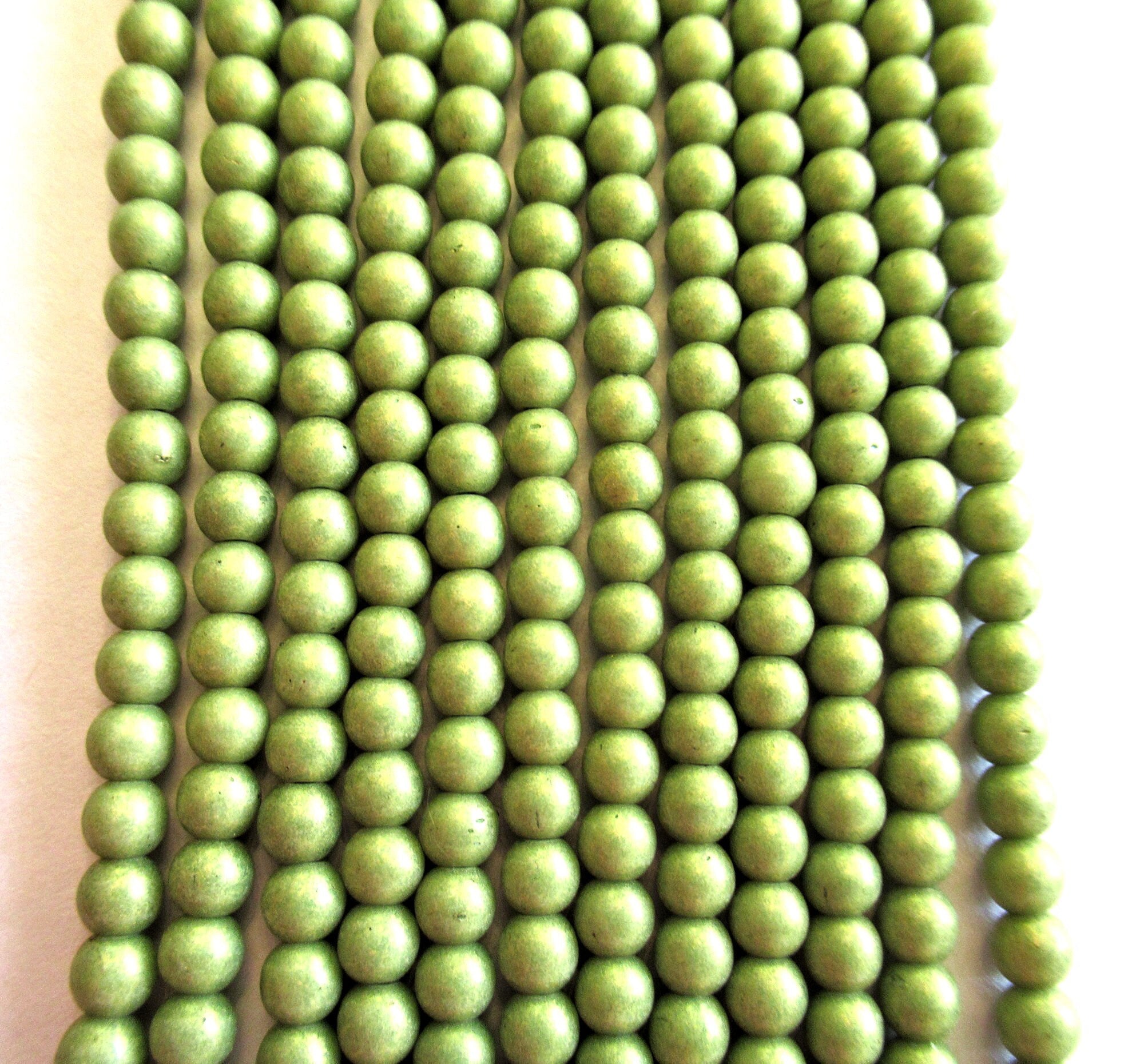 100 4mm opaque green Czech glass druks - Pacifica Avocado smooth round druk beads - C0067