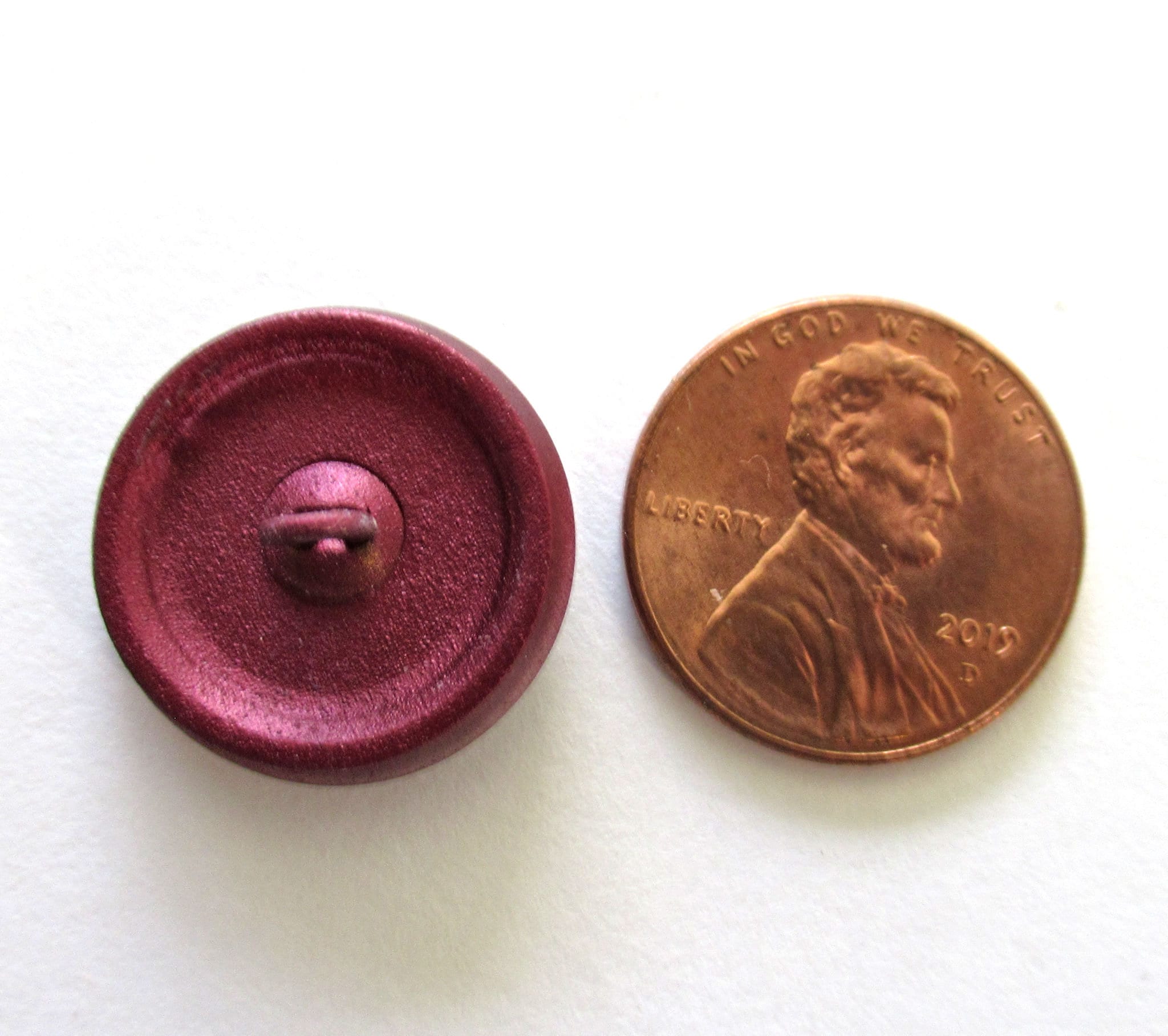 One 18mm Czech glass bird button - raspberry pink / purple with a gold wash - decorative shank buttons 00432