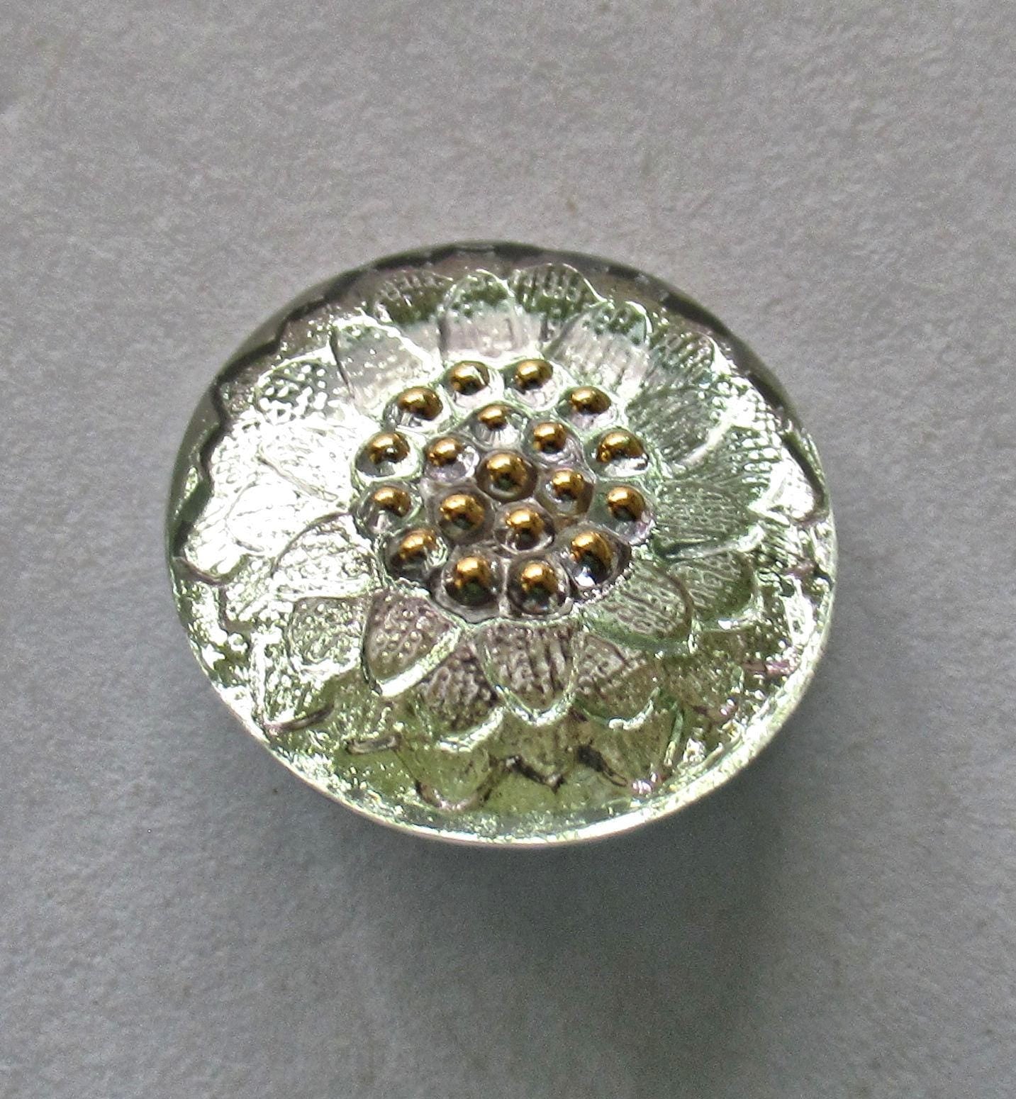 One 18mm Czech glass button - crystal silver flower with gold accents & a slight lavender tint - decorative floral shank button - 00582