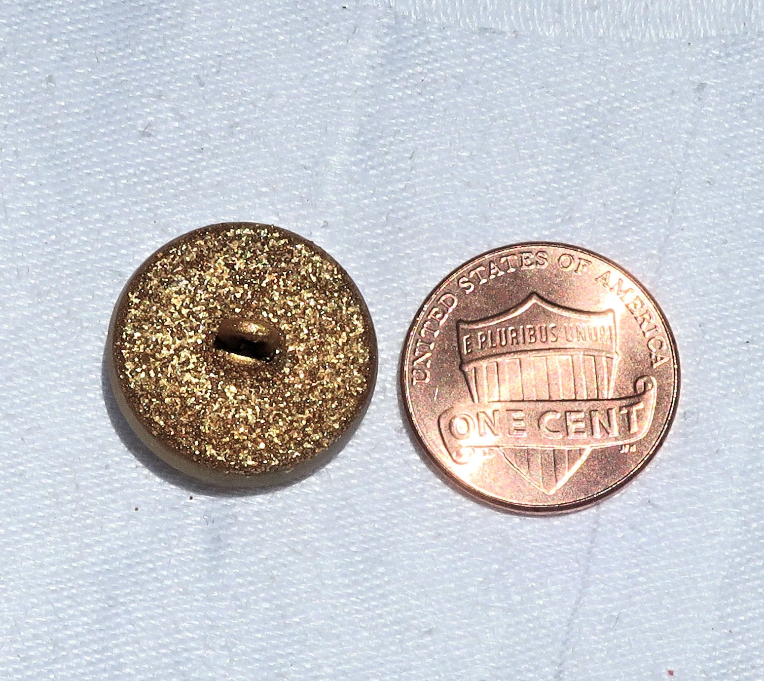 One 18mm Czech glass button, crystal, black and gold star flower button, decorative shank buttons 52201