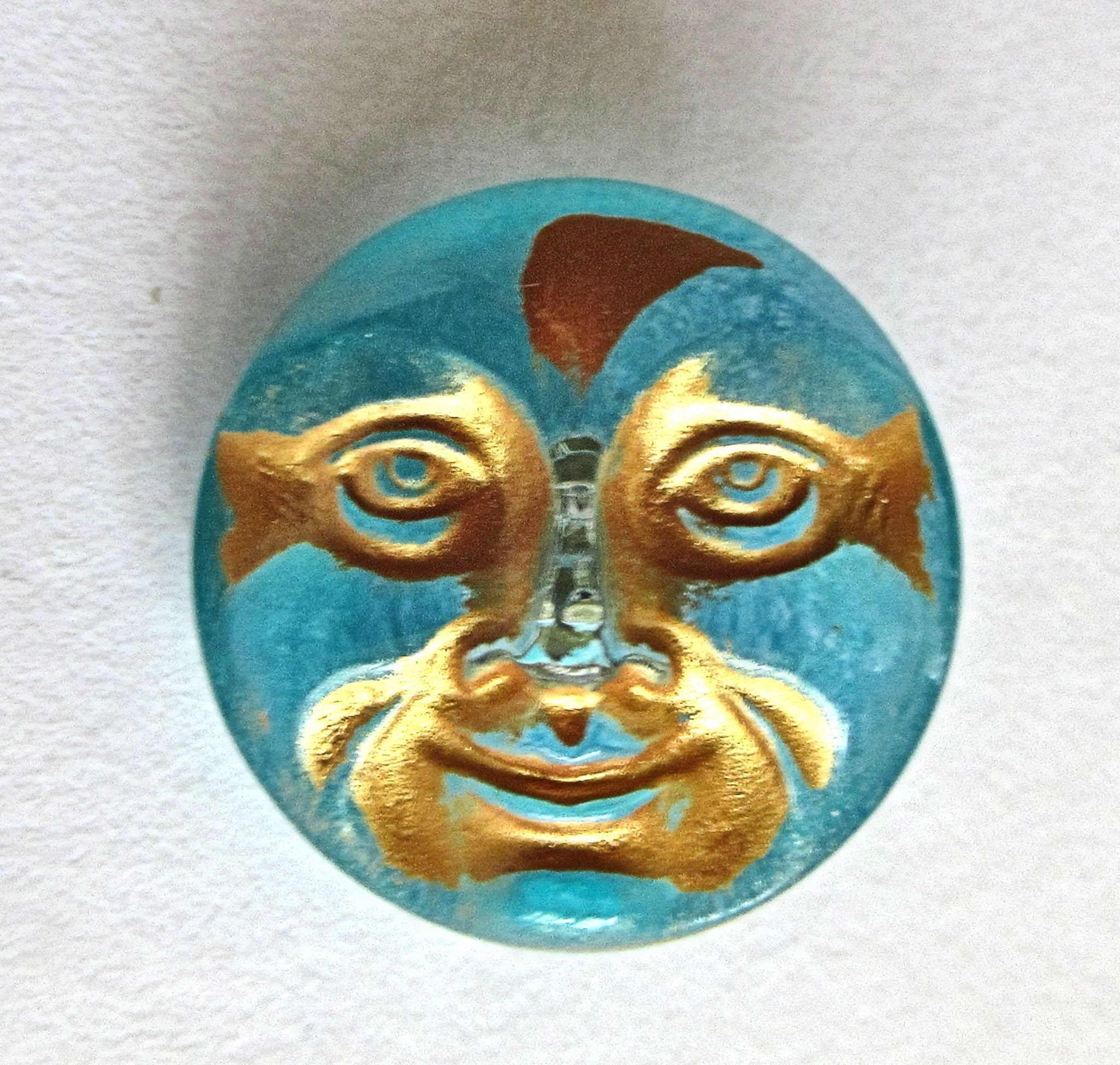 One 18mm Czech glass button - aqua blue with gold moon face button - decorative shank buttons 00051