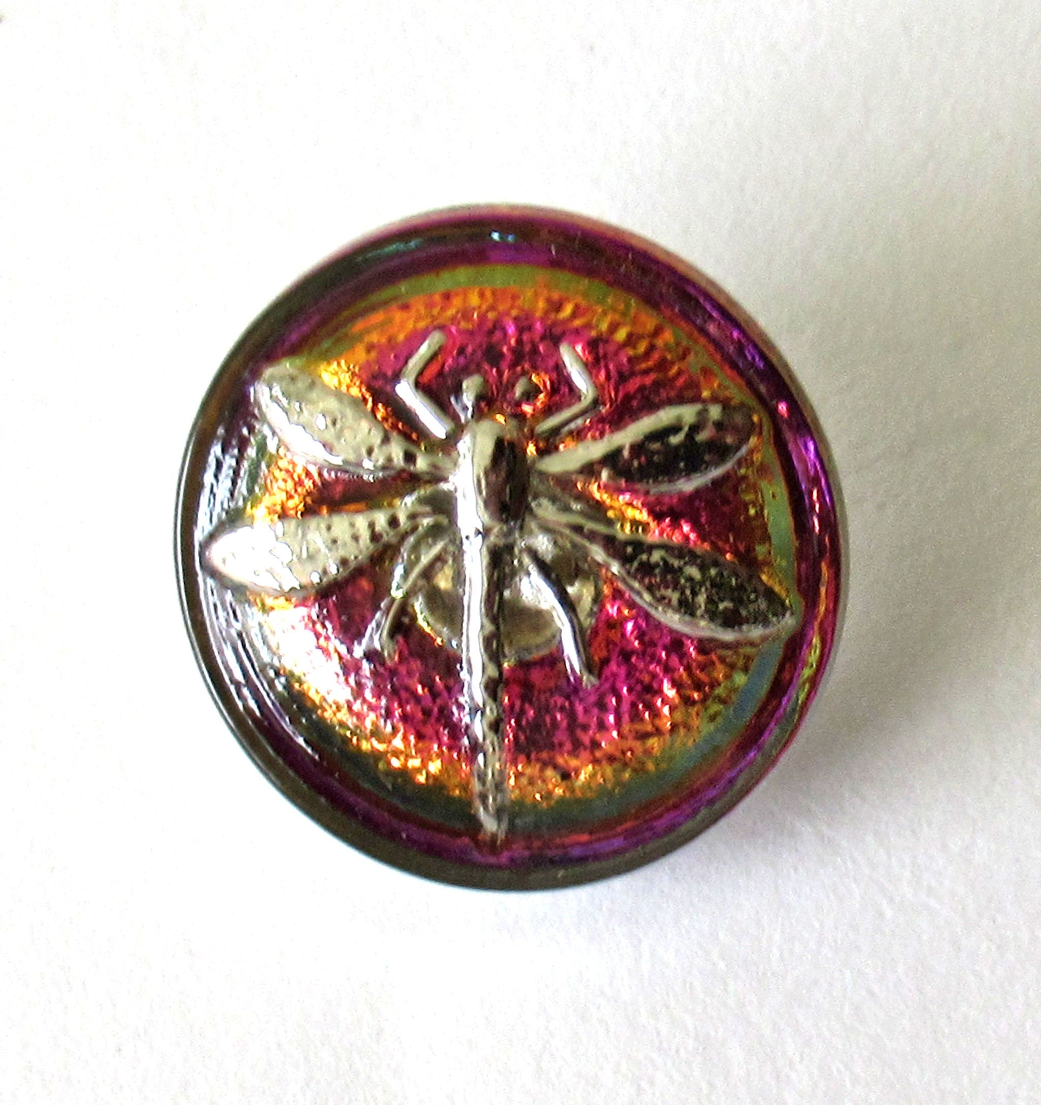 One 18mm Czech glass dragonfly button - pink / orange glass with a silver dragonfly - decorative shank buttons - 00242