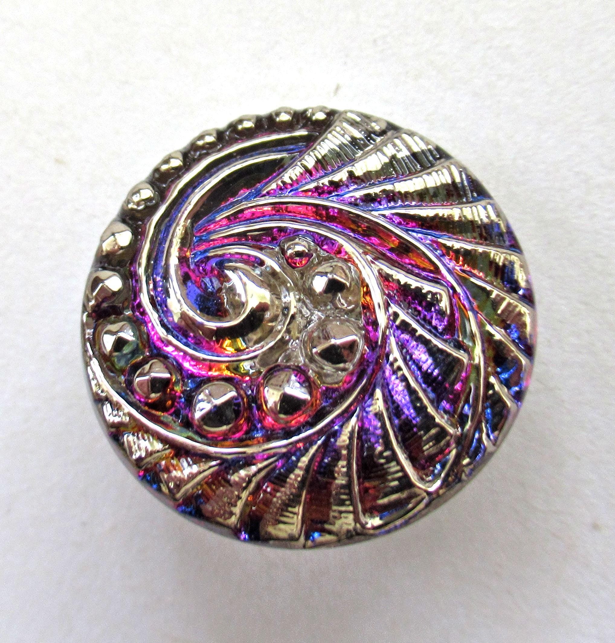 One 18mm iridescent Czech glass button - pink & purple swirl pattern with silver highlights - decorative shank button 000522