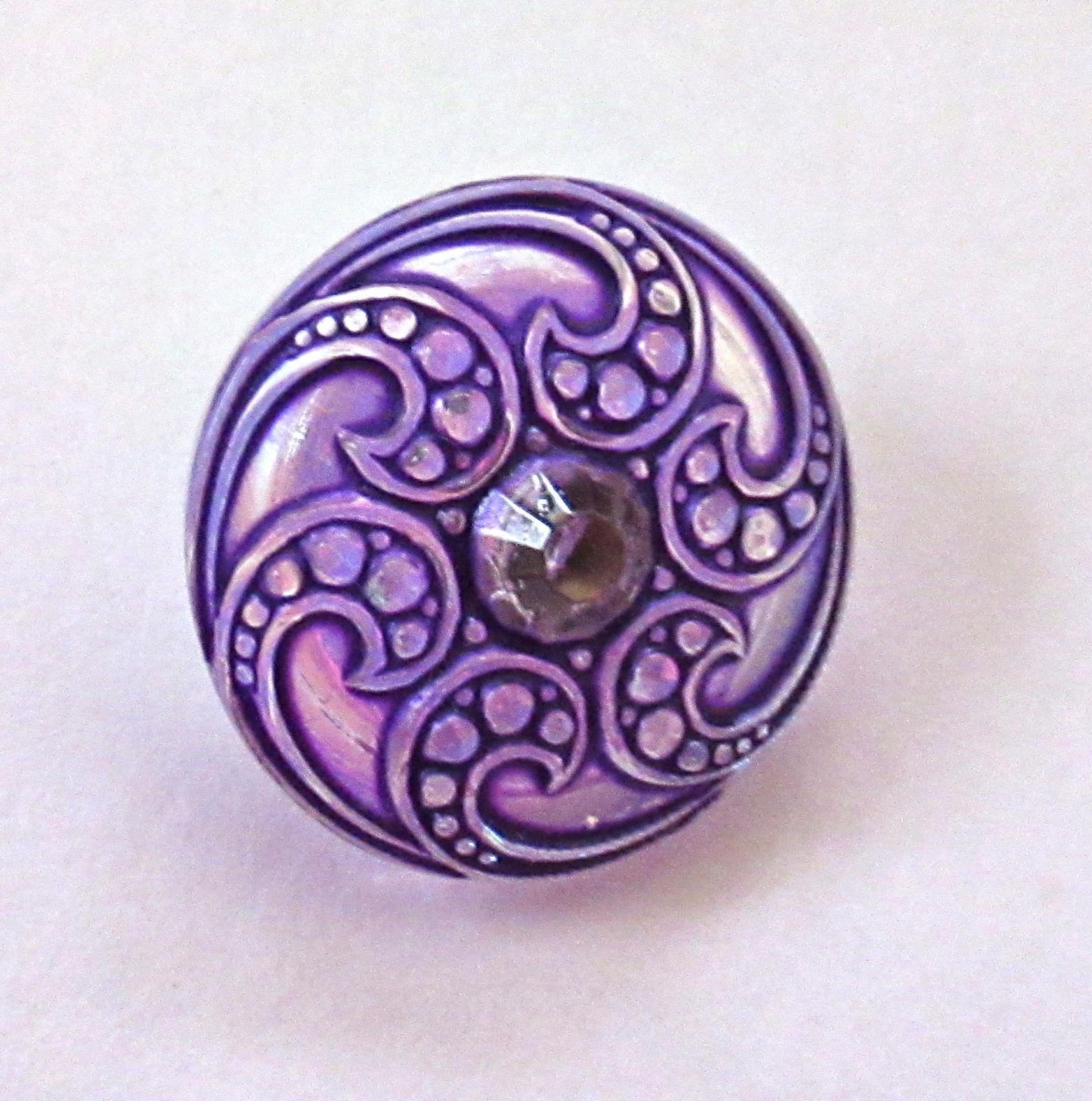 One 18mm Czech glass button - fancy purple pattern w/ rhinestone - decorative shank button 00052