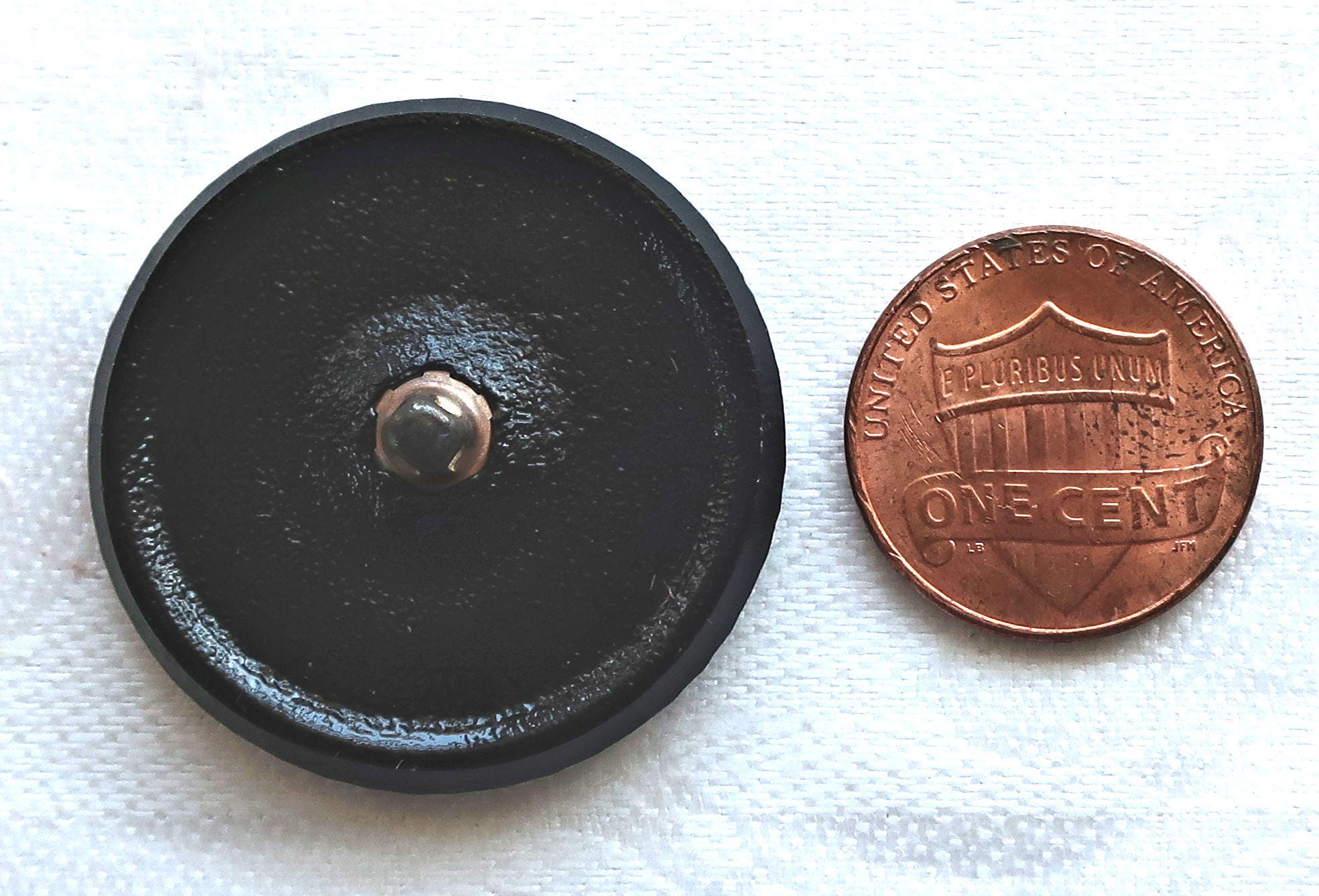 One 31mm Czech glass daisy flower button - dark blue luster with a silver wash - decorative floral shank buttons 00043