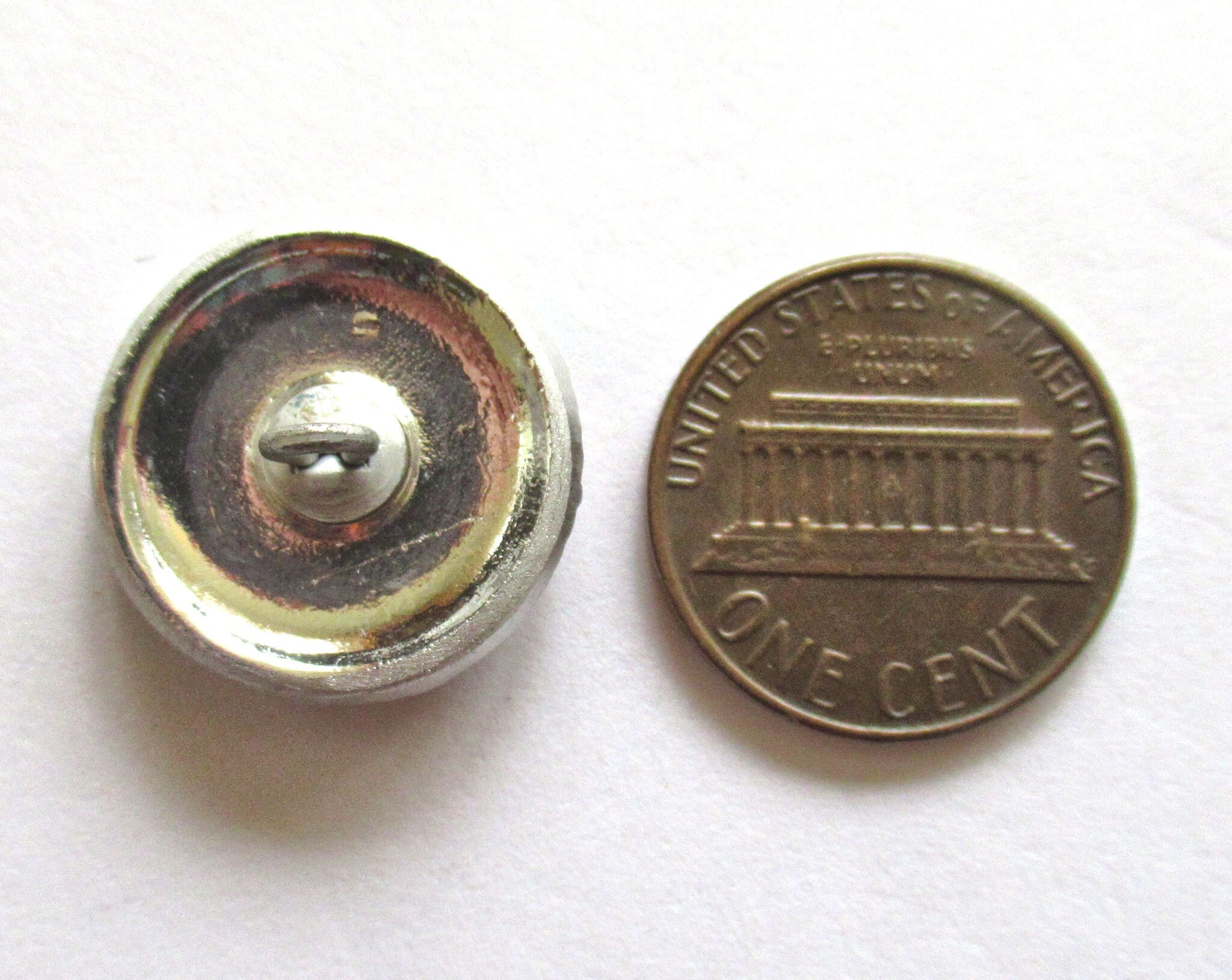 One 18mm Czech glass button - ruby red geometric pattern gem button with blue and gold accents - decorative shank buttons 56101