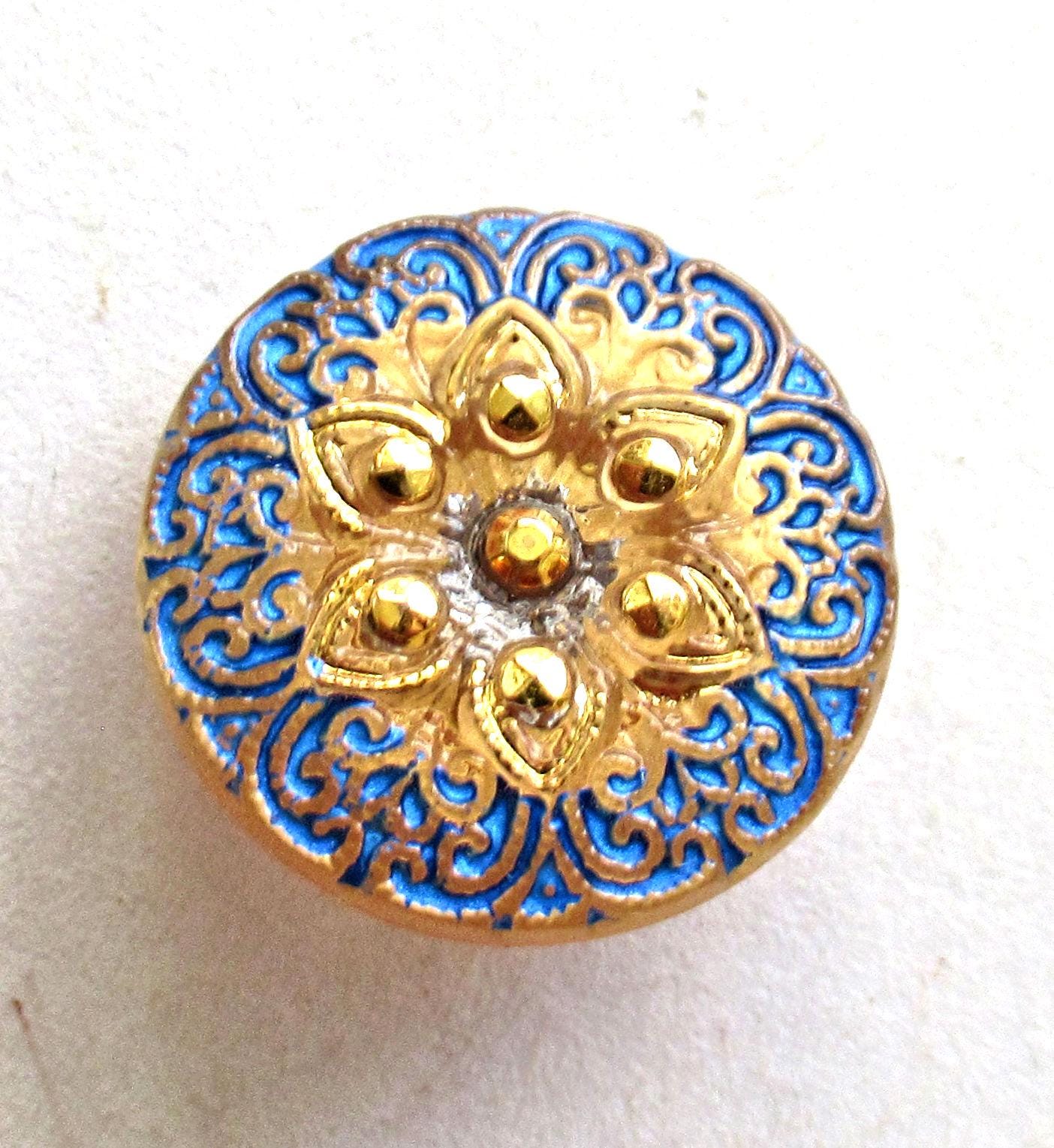 One 18mm Czech glass button - ornate star or flower pattern - gold with a blue wash - decorative shank buttons - 00052