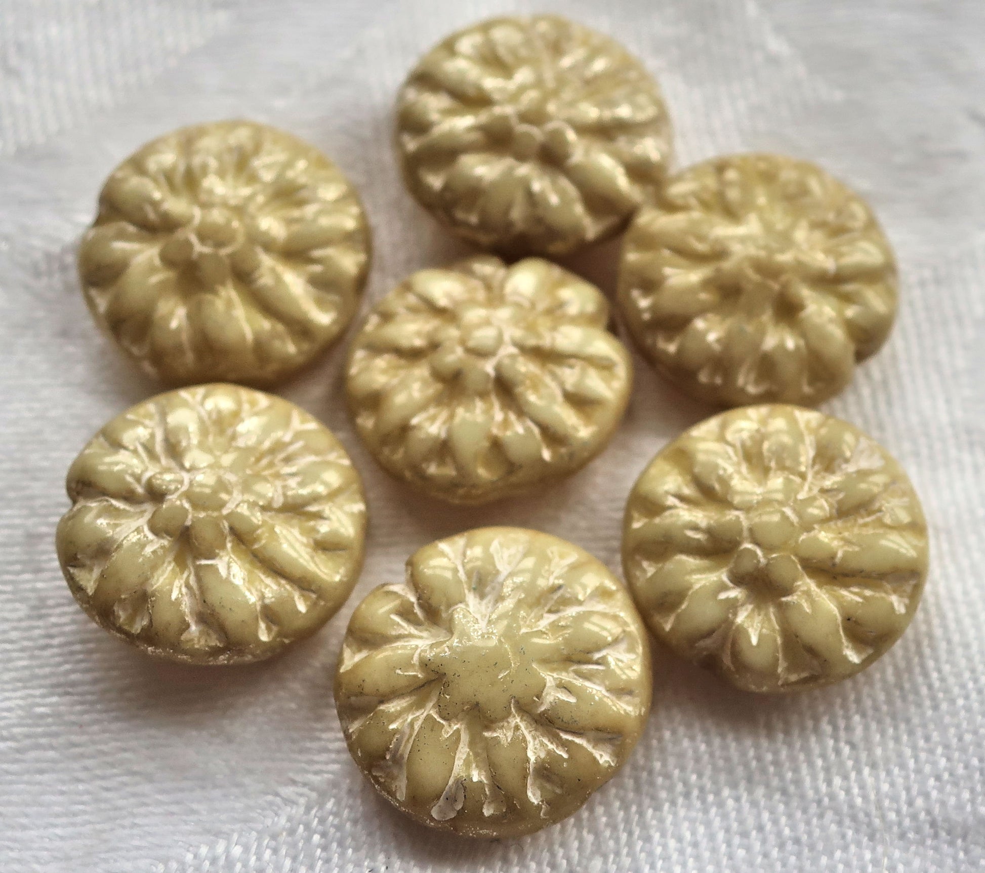 Five Czech glass Dahlia flower beads, opaque cream , ivory, off white with a mercury finish - 14mm floral disc or coin beads C00105 - Glorious Glass Beads