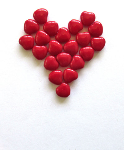 Lot of 25 Czech glass beads - 8mm opaque red heart shaped beads C0086
