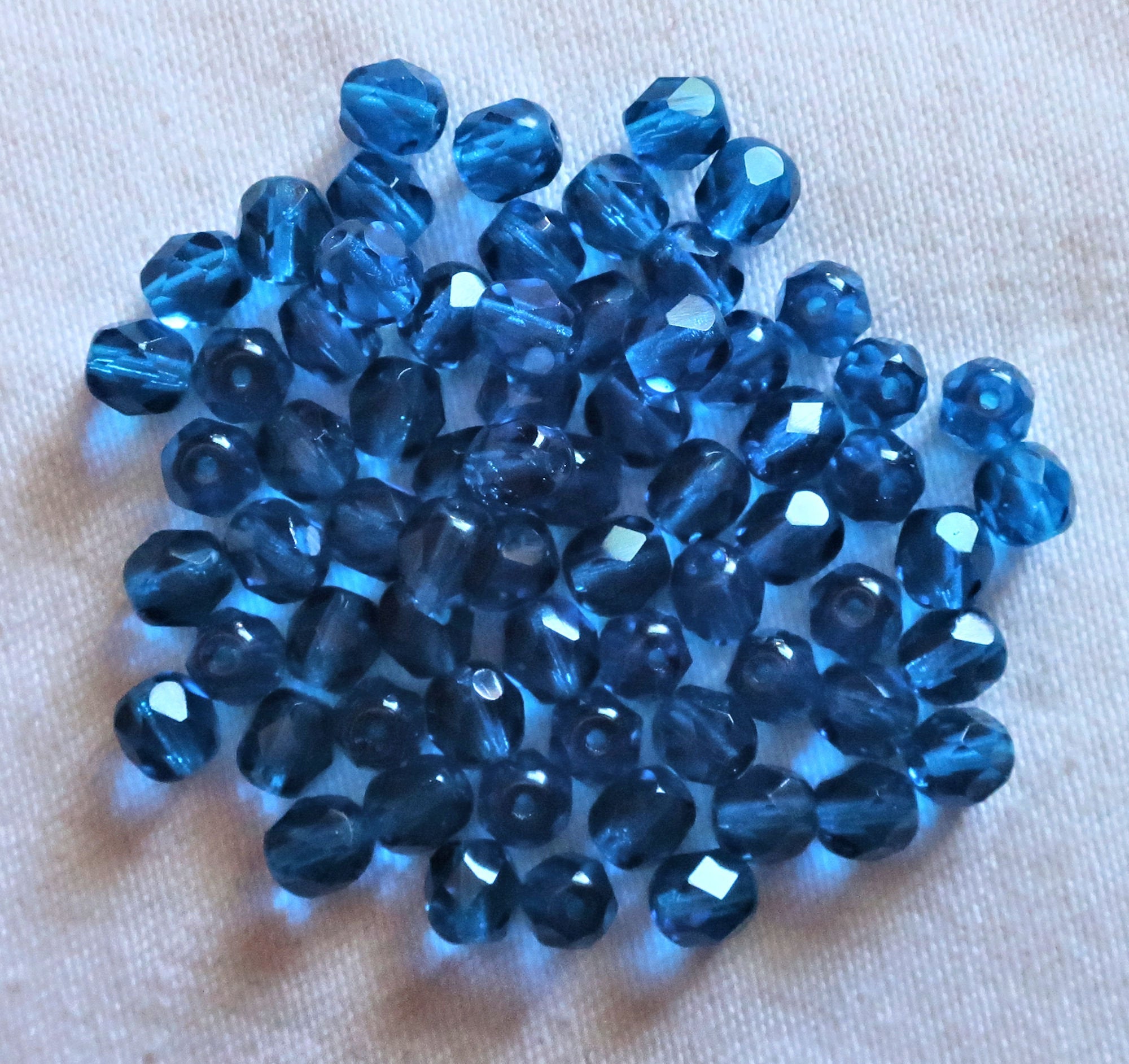 Lot of 25 6mm capri blue Czech glass beads - fire polished faceted round beads - C2525