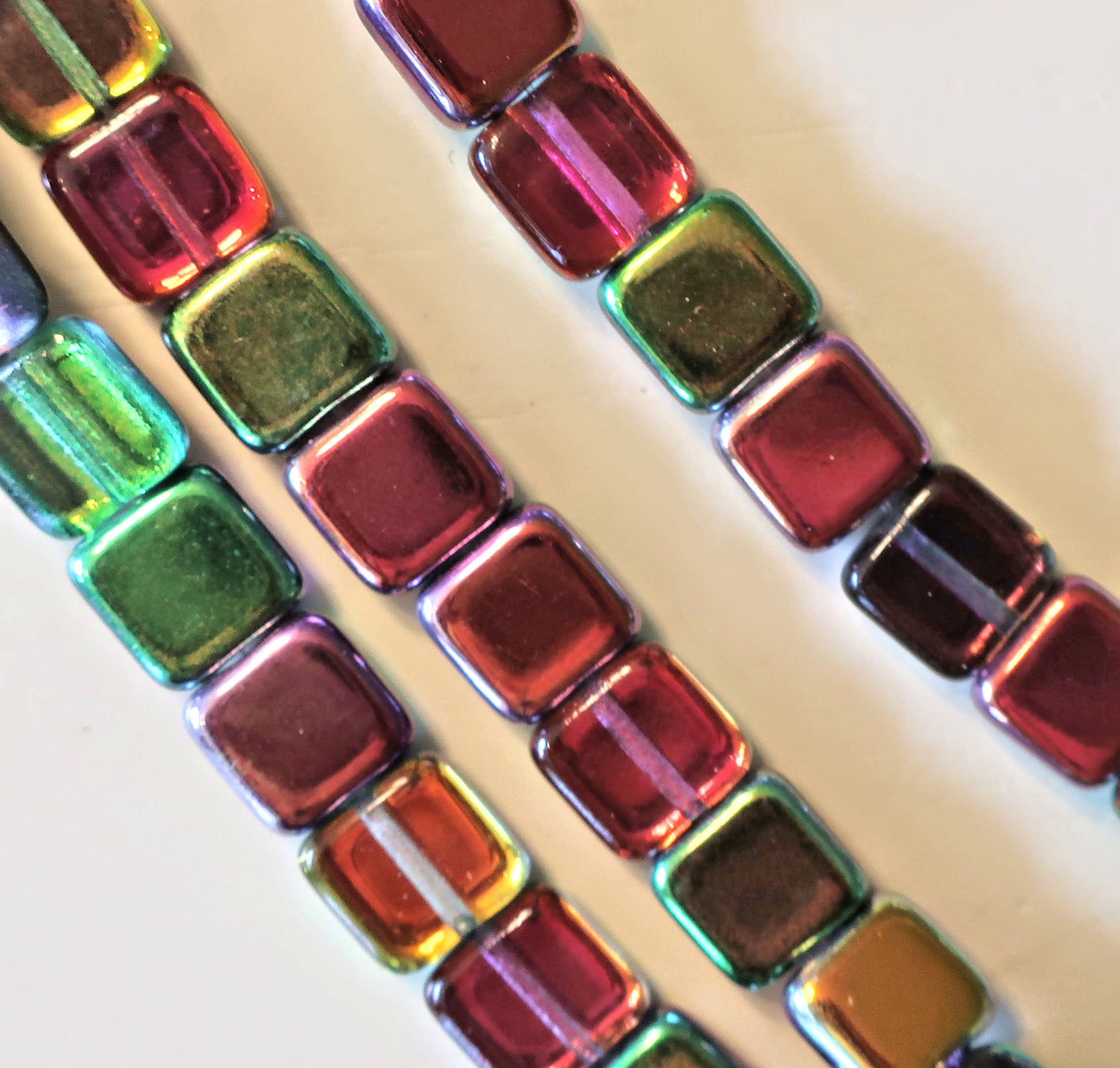 Lot of 25 9mm one hole flat square Czech glass beads - Marea Pecock / Gold C70101 - Glorious Glass Beads