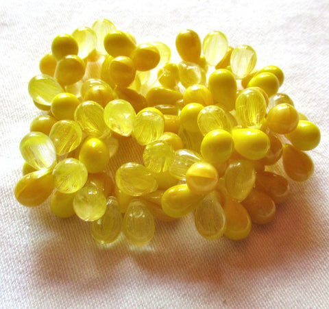 Lot of 25 Czech glass drop beads - mix of transparent and opaque yellow - smooth teardrop beads - 9 x 6mm