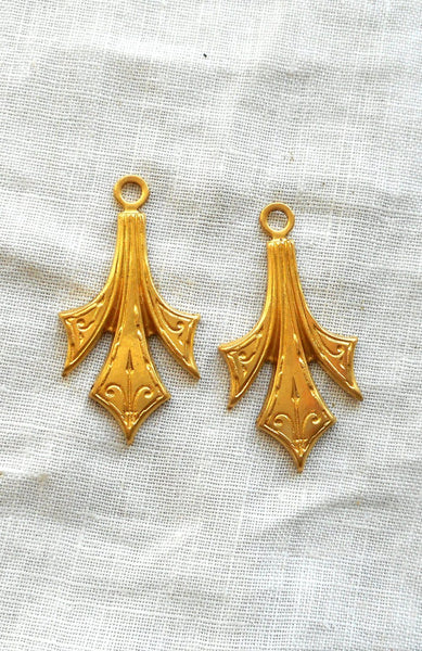 Two Raw Brass Stampings, Victorian dangles / charms, earrings 31mm x 16mm, made in the USA C4802 - Glorious Glass Beads