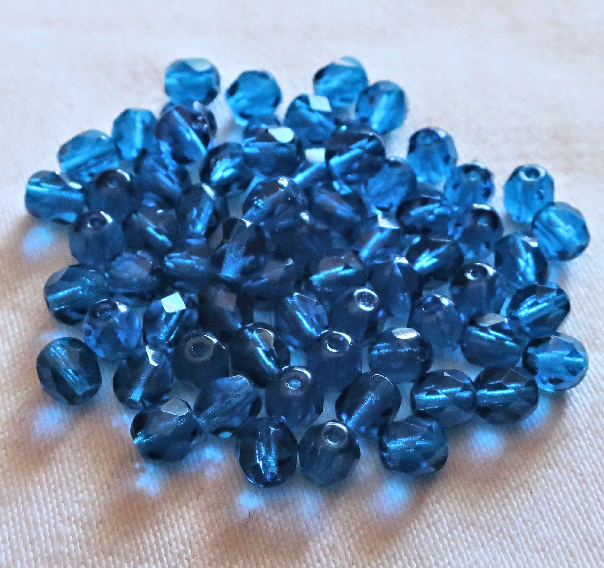 Lot of 25 6mm capri blue Czech glass beads - fire polished faceted round beads - C2525