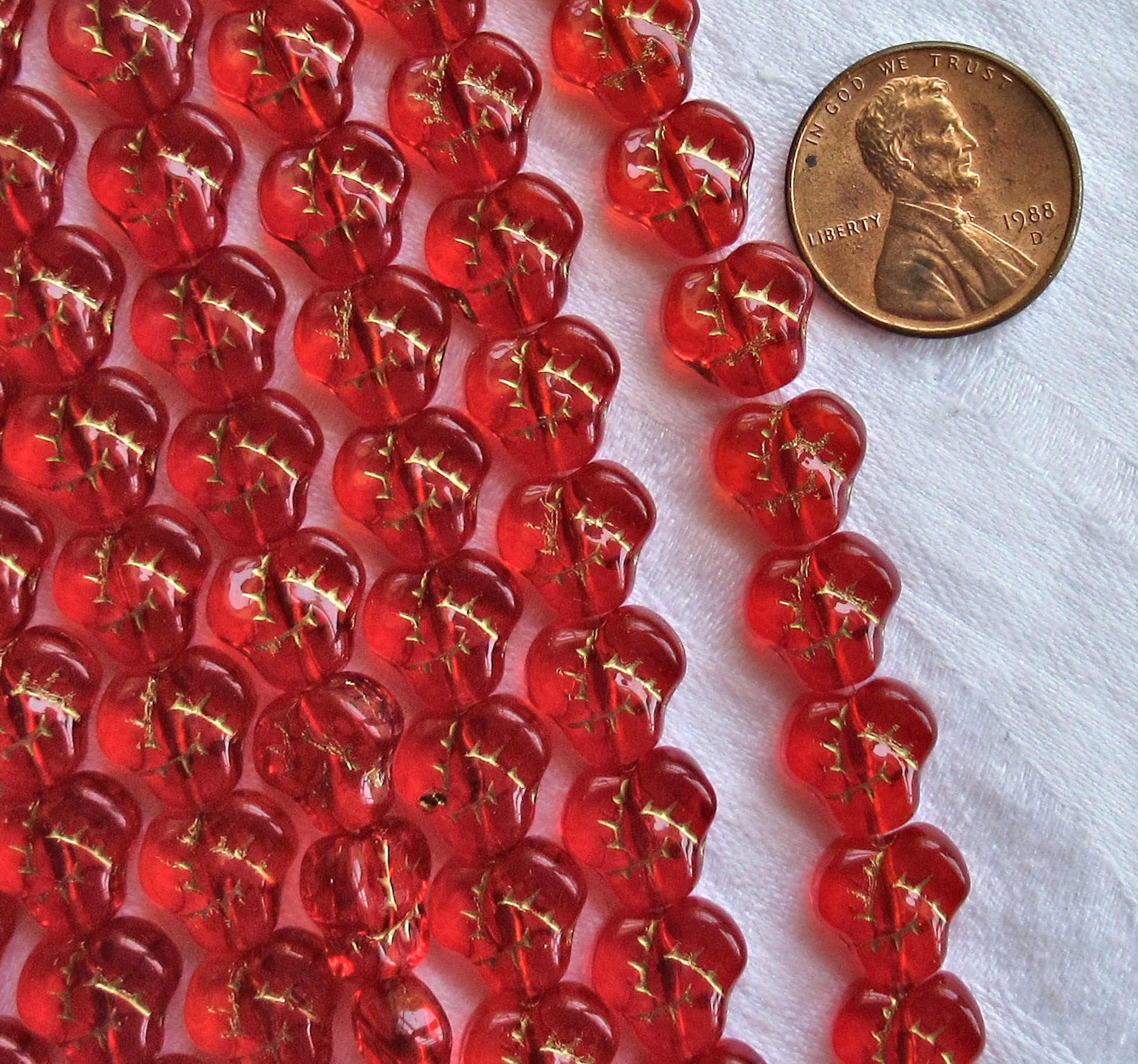 Lot of 25 9mm Czech red glass pansy beads - siam flower beads with gold accents C7501 - Glorious Glass Beads