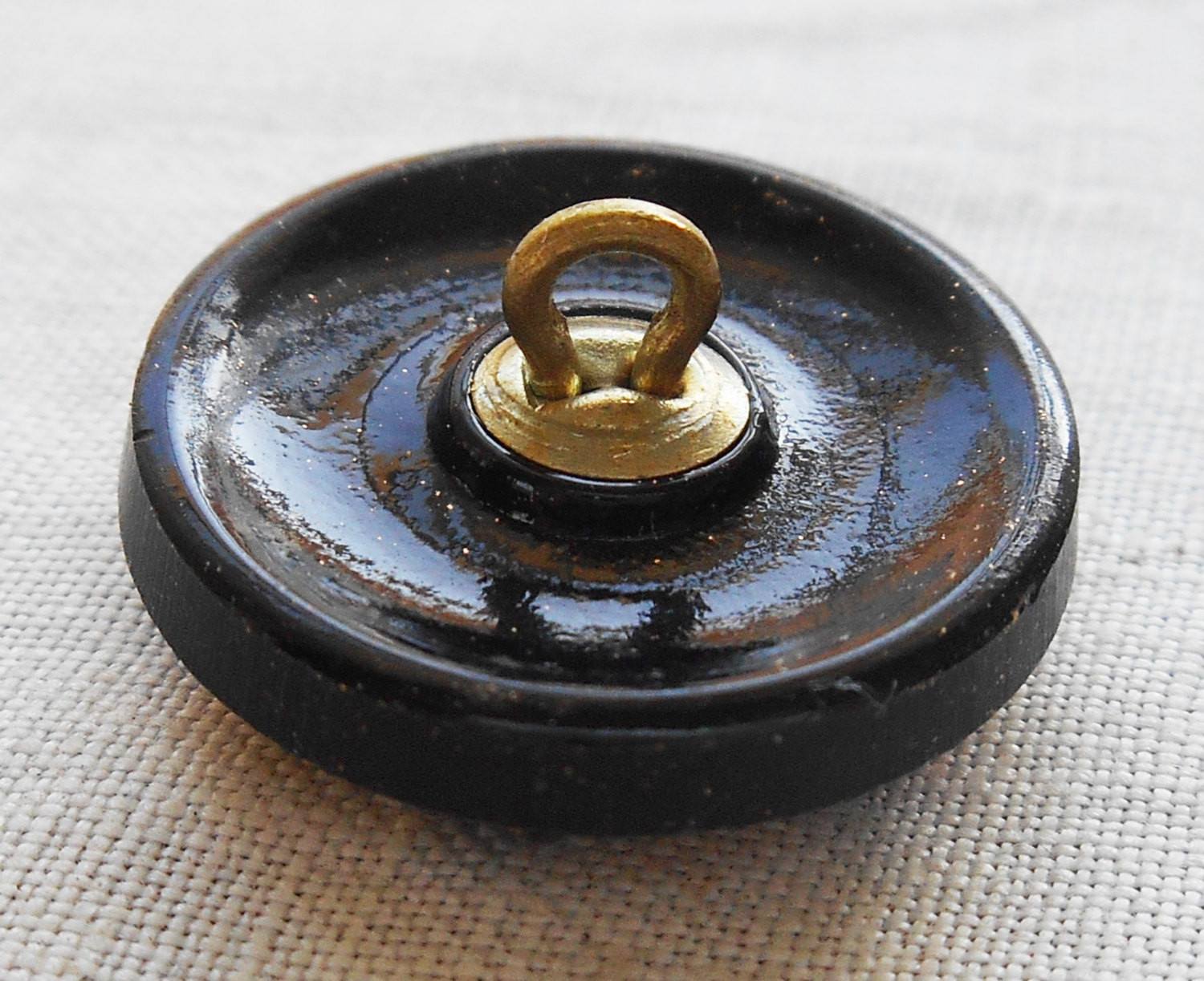 One 18mm Czech glass button, Iridescent cobalt blue sunflower with a gold wash, floral decorative shank buttons 08101 - Glorious Glass Beads