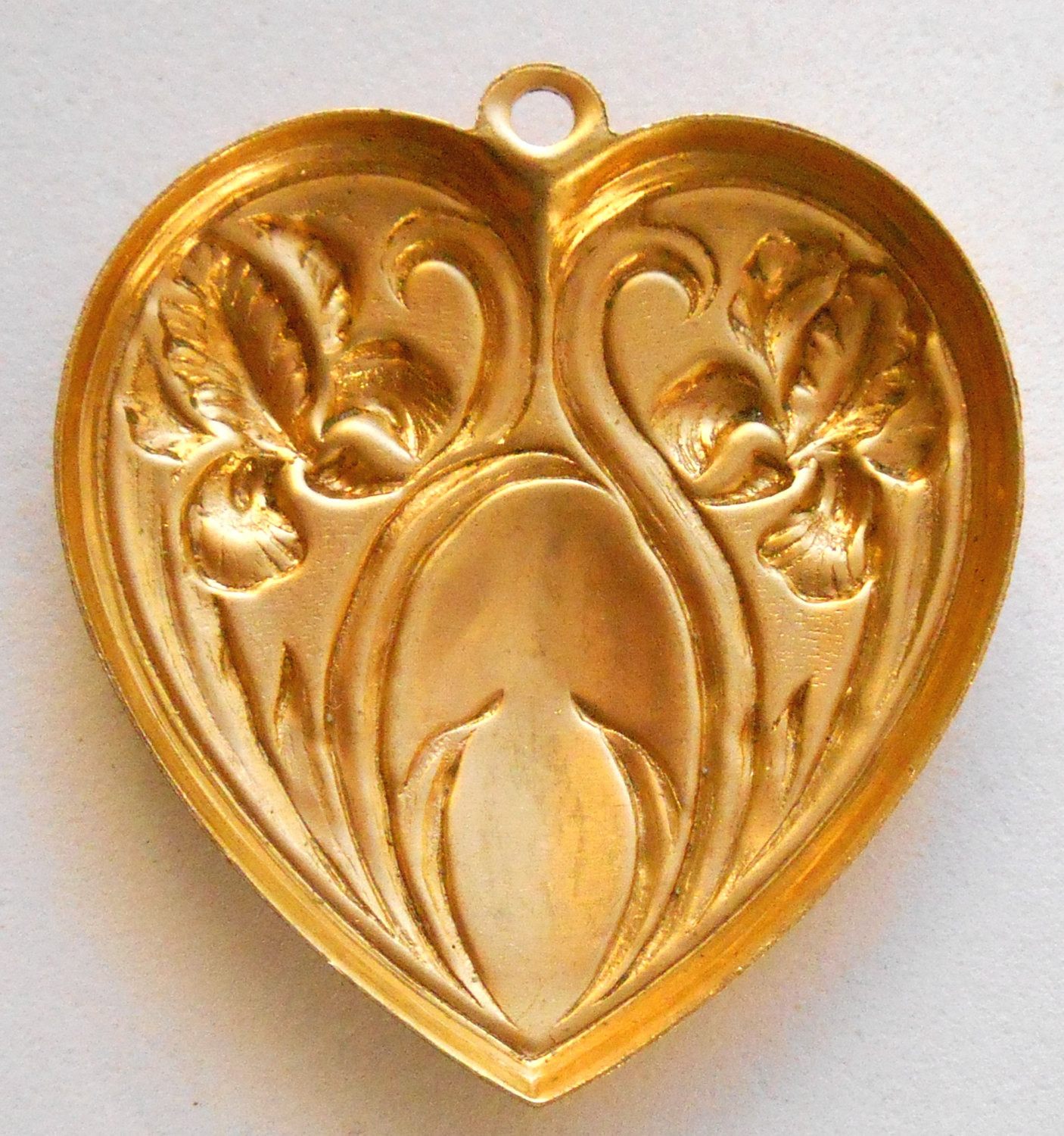 One ornate raw brass floral Iris heart pendant, charm, brass stamping, 30 x 32mm, made in the USA, C9201 - Glorious Glass Beads