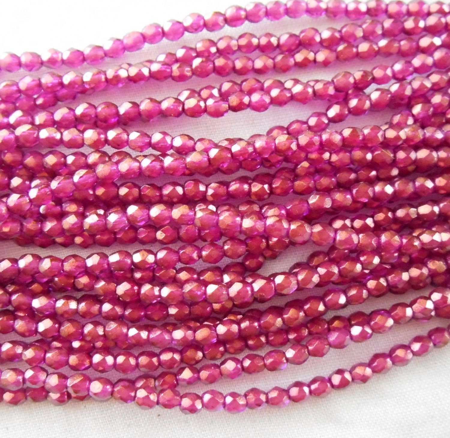 Fifty 3mm Halo Madder Rose Czech glass with gold firepolished, faceted round beads, C8750 - Glorious Glass Beads