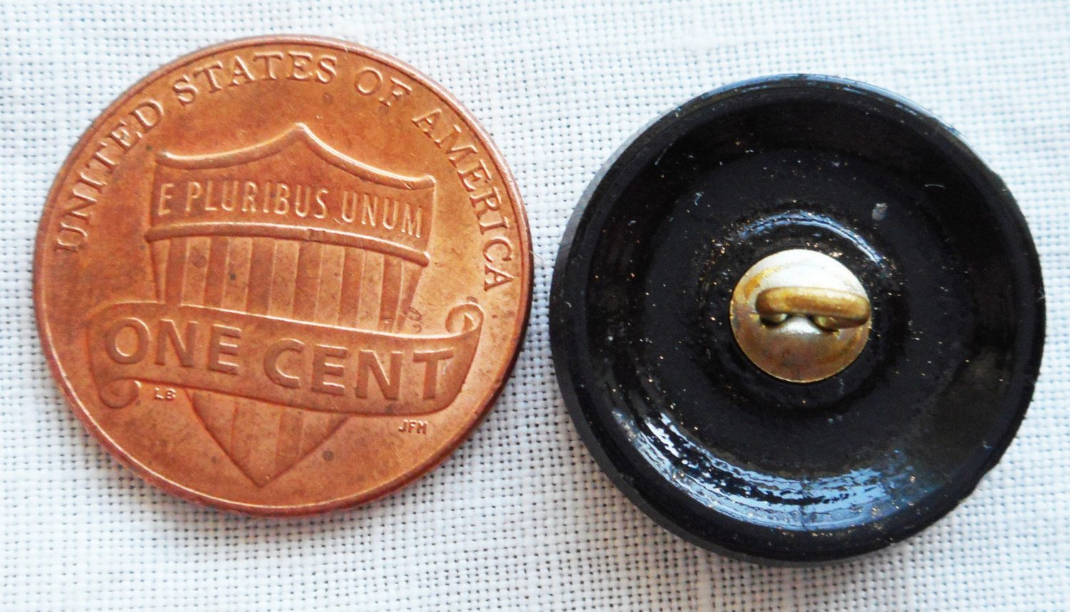 One 19mm Czech glass button, Iridescent blue & purple primitive pattern with a gold wash, decorative shank buttons 06101 - Glorious Glass Beads