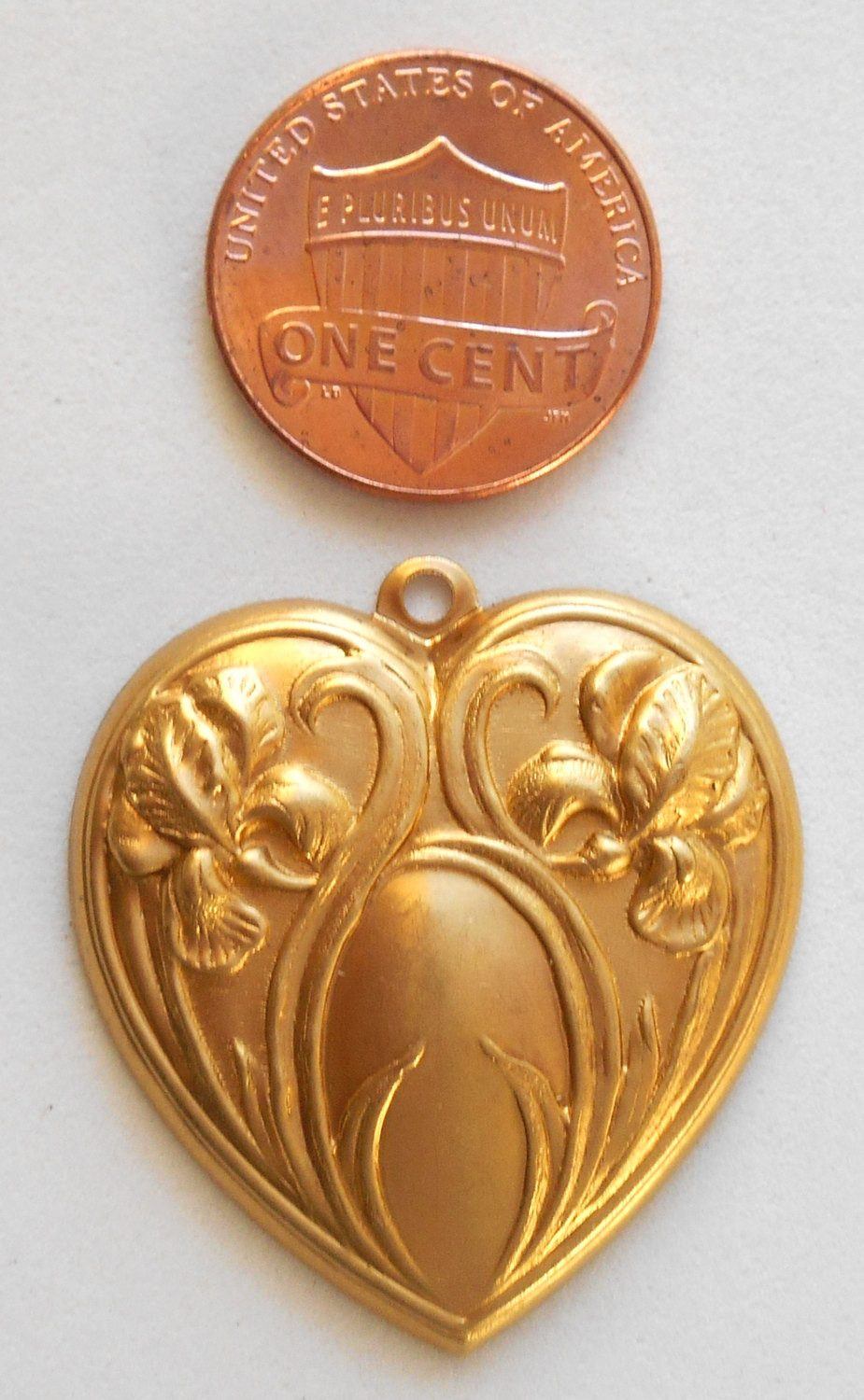 One ornate raw brass floral Iris heart pendant, charm, brass stamping, 30 x 32mm, made in the USA, C9201 - Glorious Glass Beads