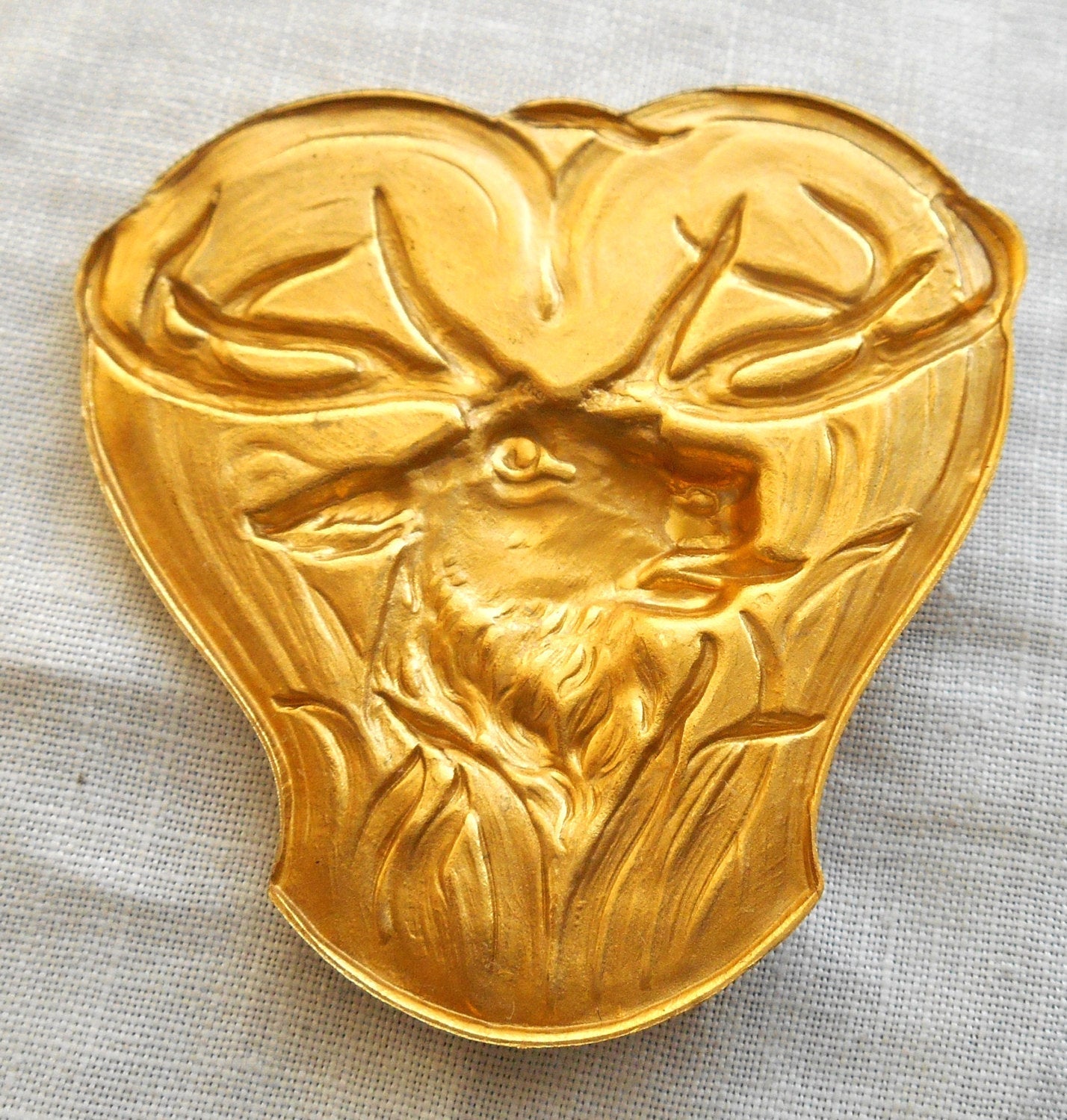 1 large raw brass stamping, Victorian, Arts & Crafts deer, buck, antlers, pendant, connector, ornament, 51mm USA made C11101