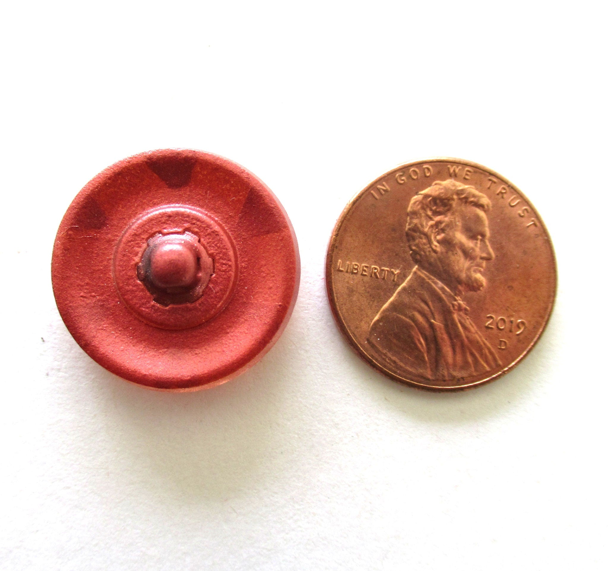 One 18mm Czech glass button - salmon pink & yellow gold star or flower button with gold accents - decorative shank buttons 00242