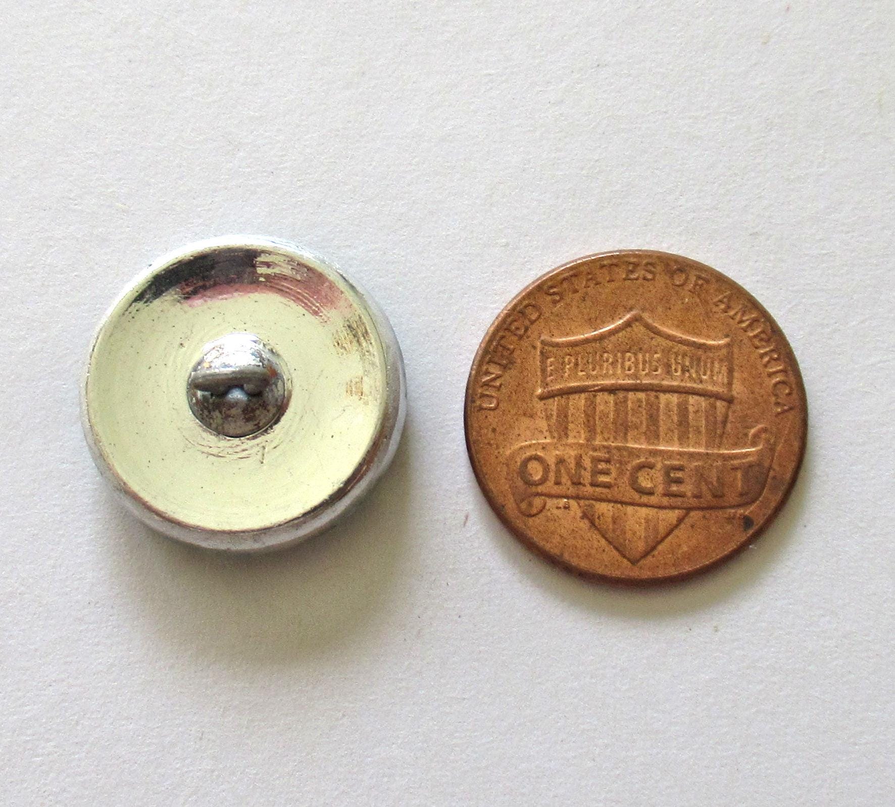 One 18mm Czech glass flower button -purple & pink w/ a turquoise wash - decorative floral shank buttons 00523