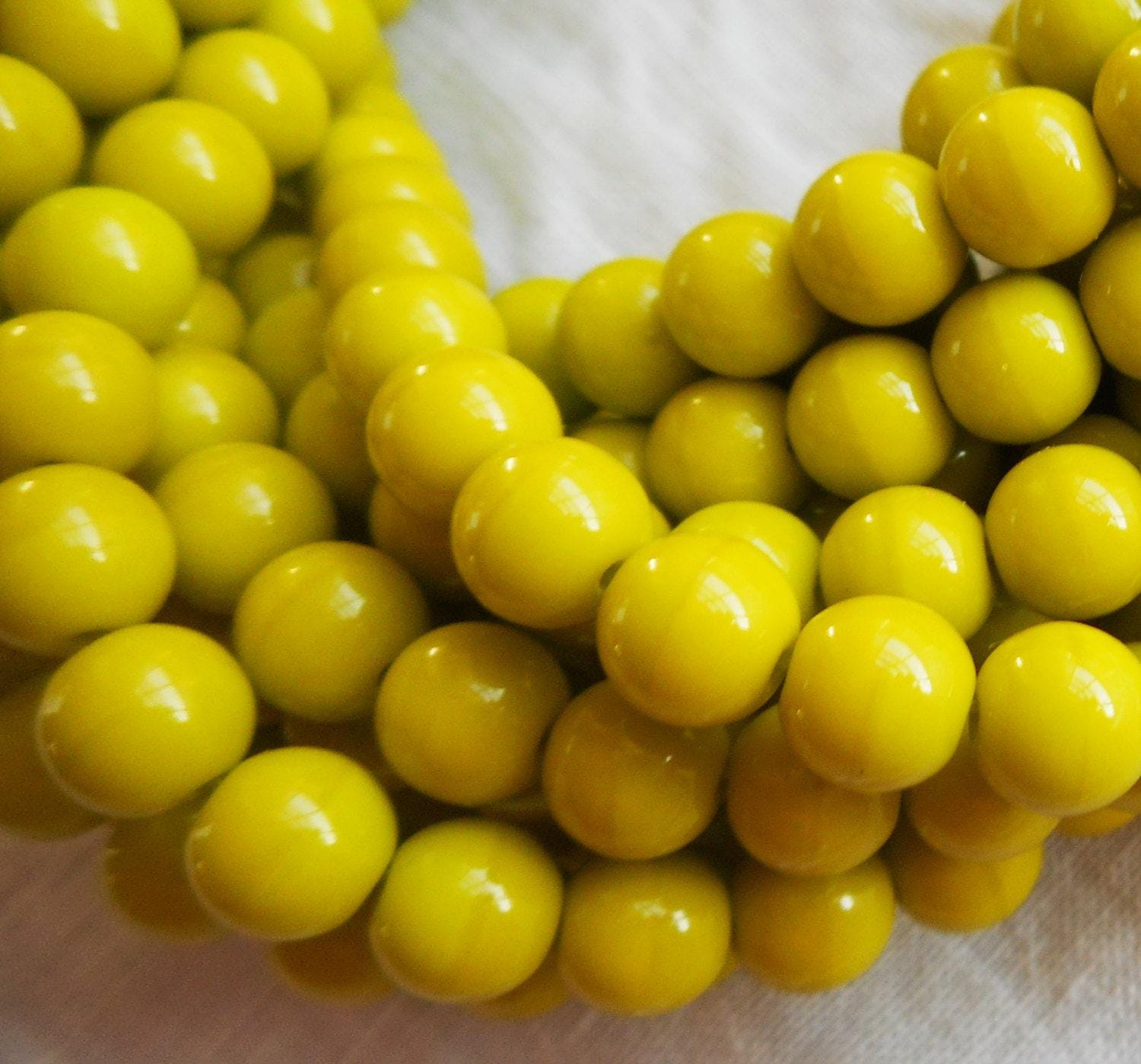 50 6mm Czech glass beads, druks, Opaque Olive Green smooth round druk beads C7750