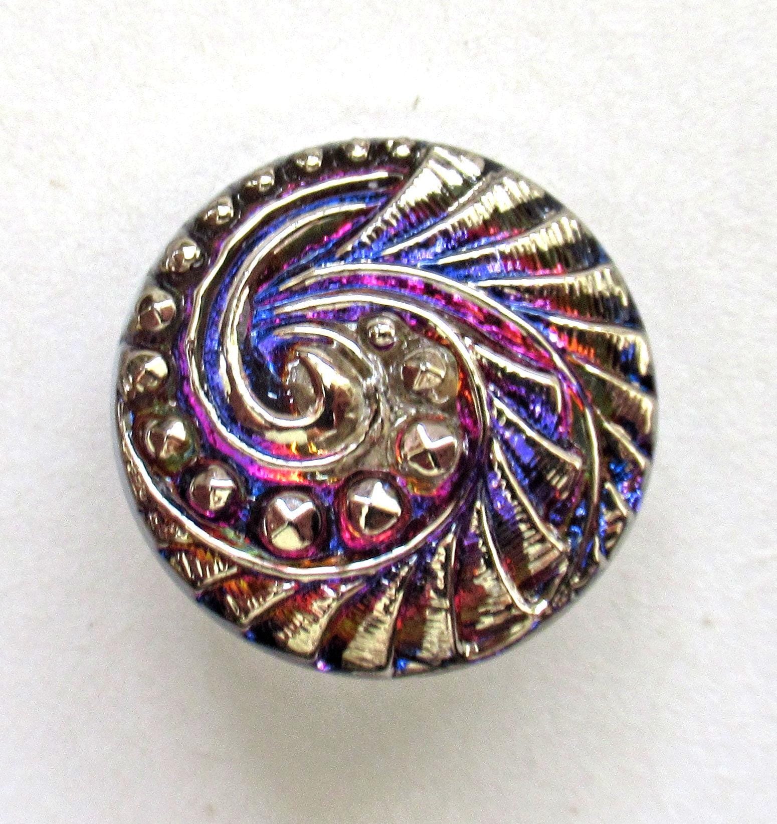 One 18mm iridescent Czech glass button - pink & purple swirl pattern with silver highlights - decorative shank button 000522