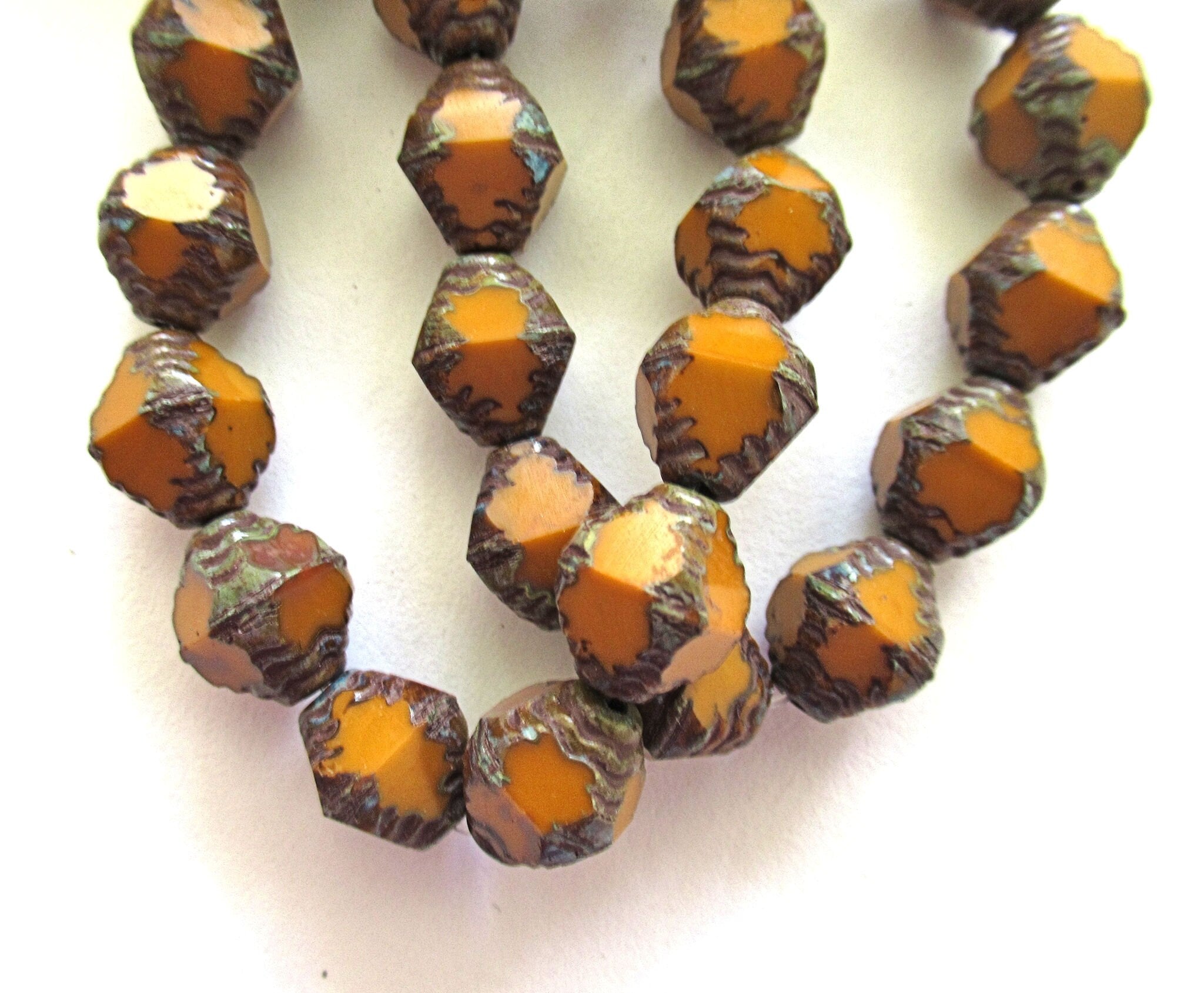 Lot of 15 10mm Ccech glass bicones - opaque pumpkin orange notched beads with picasso accents -, chunky, rustic, carved bicone beads, C00092
