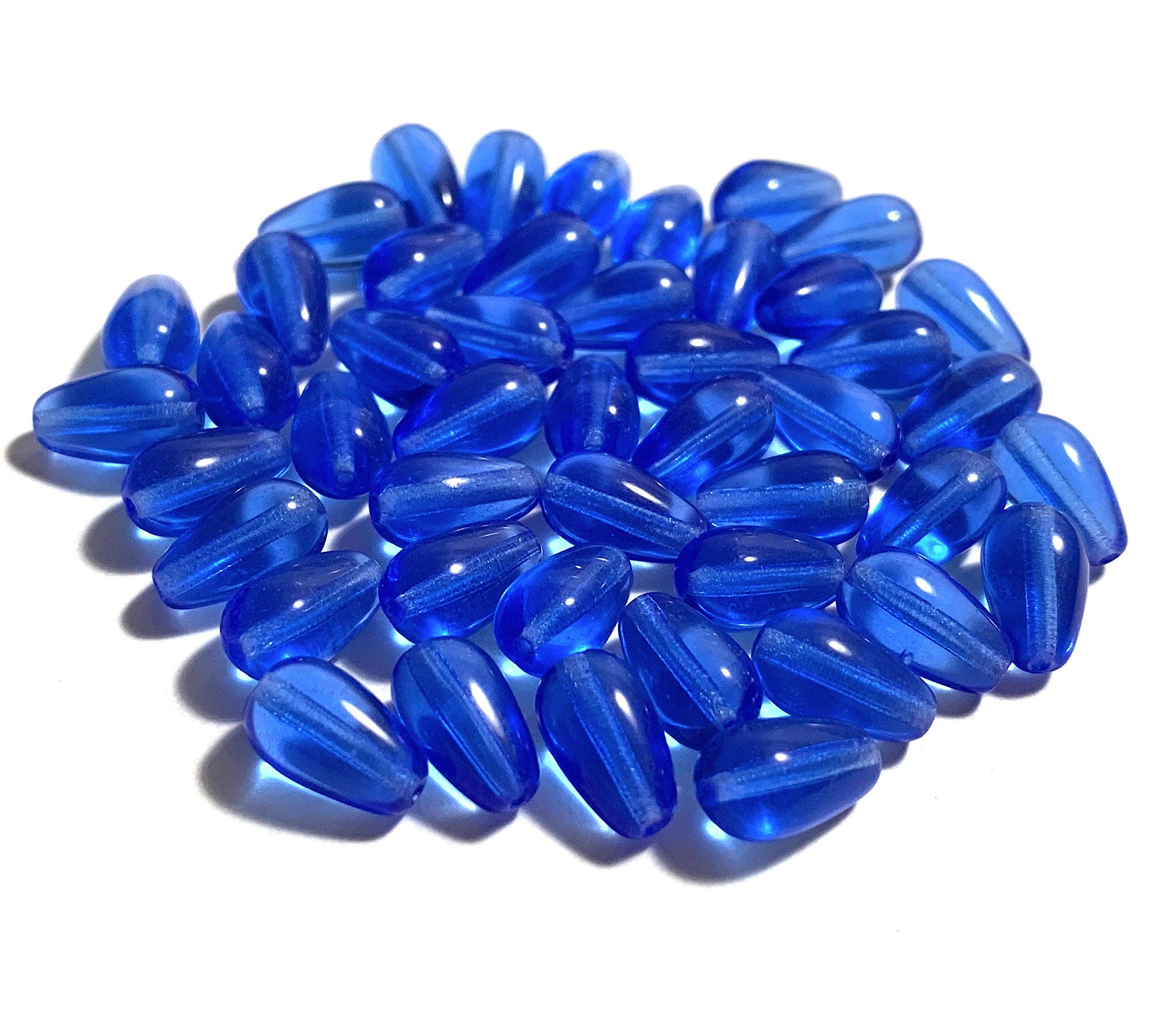Lot of 25 10 x 6mm Czech glass sapphire blue teardrop beads - center drilled smooth drop beads C0012