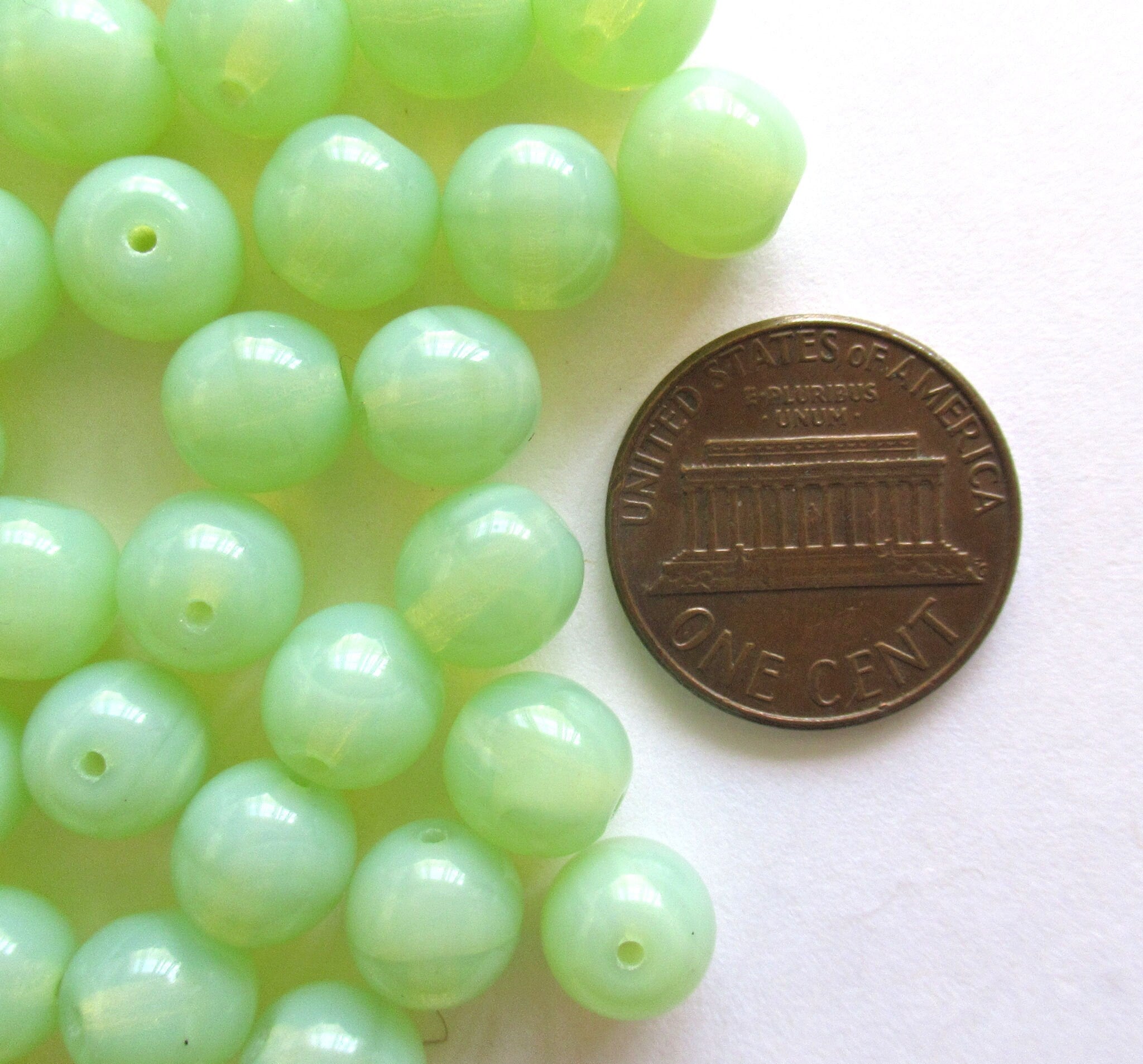 Lot of 25 8mm Czech glass druks - translucent mint green opal smooth round druk beads C0034