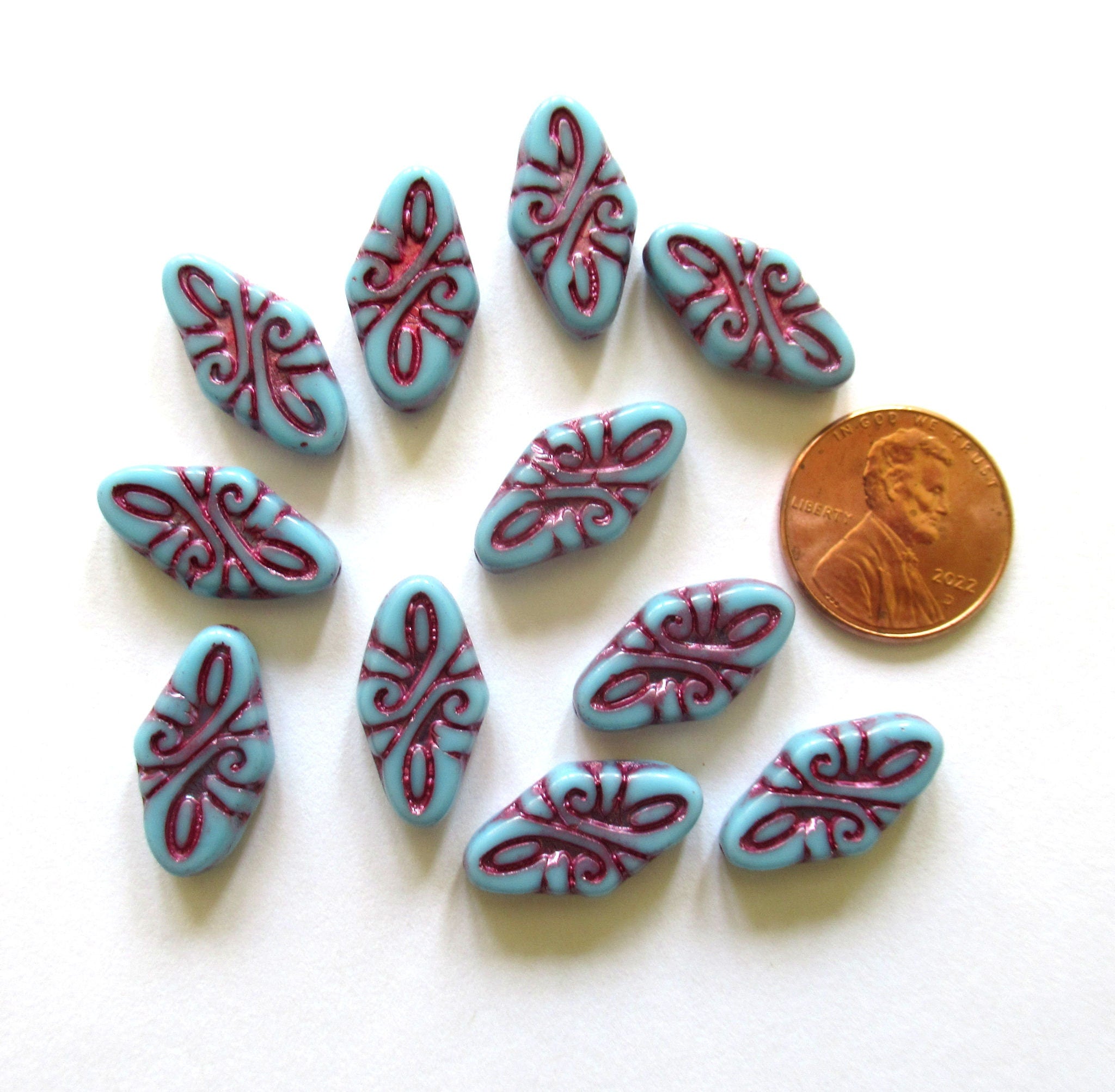 8 Czech glass arabesque beads - 9 x 19mm turquoise blue diamond shaped engraved beads with a purple wash - C0049
