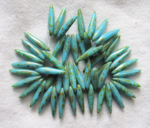Lot of 50 Czech glass thorn beads - 4 x 15mm - opaque turquoise blue with a piacsso finish -side drilled thorns C01250