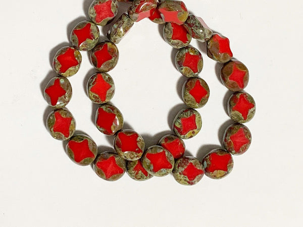 15 Czech glass oval beads - 9 x 8mm red oval with a Picasso finish - carved table cut with a diamond pattern beads C0571