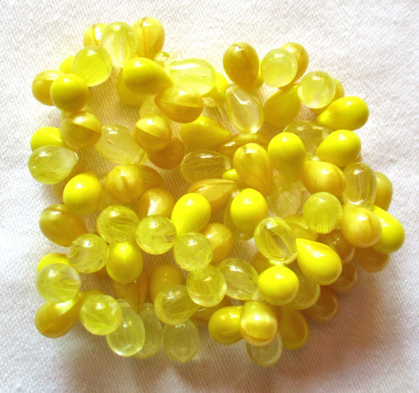 Lot of 25 Czech glass drop beads - mix of transparent and opaque yellow - smooth teardrop beads - 9 x 6mm