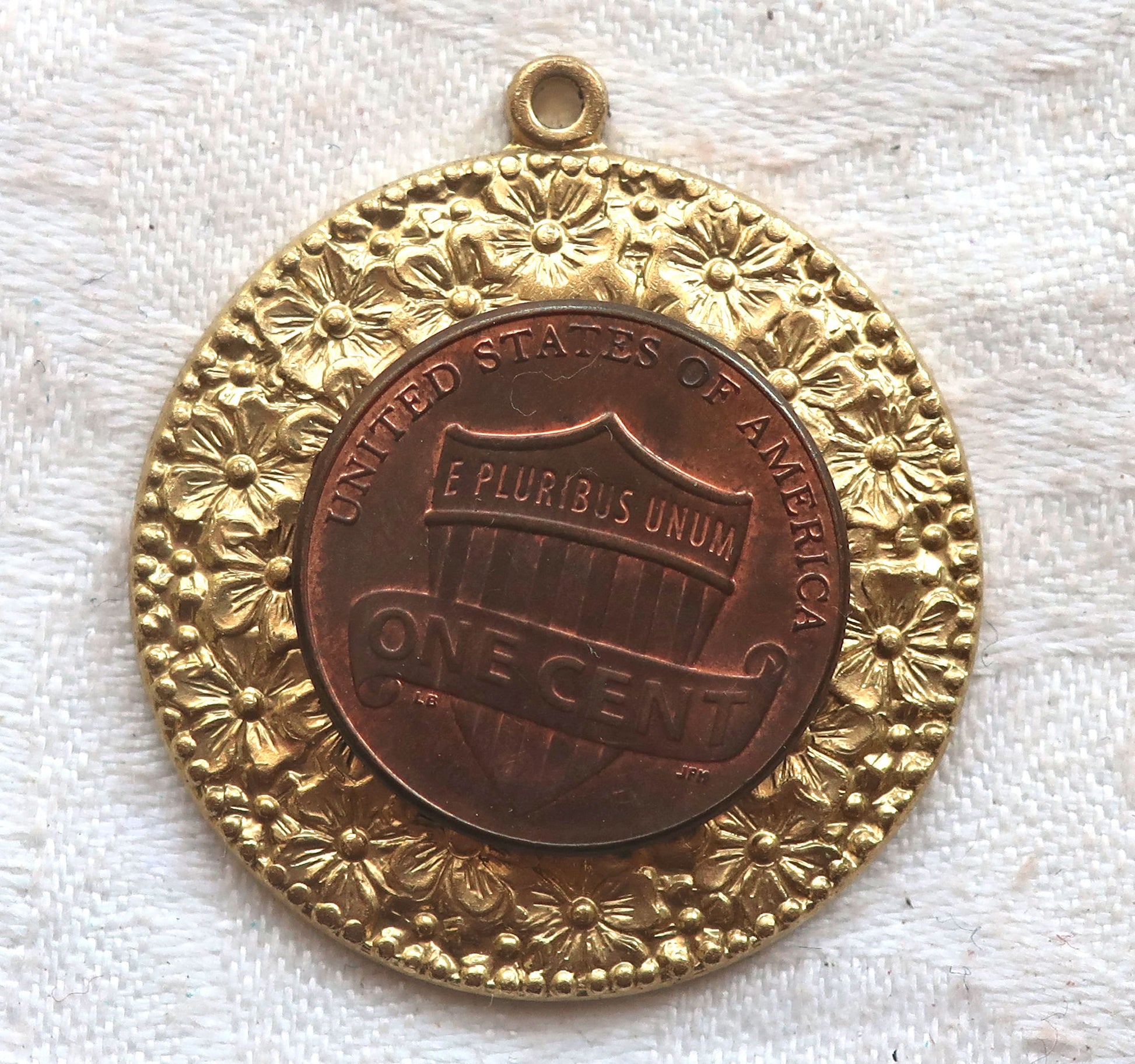 One round raw brass Victorian floral pendant brass stamping, small flowers ornament with ring, 30mm, made in the USA C10101 - Glorious Glass Beads