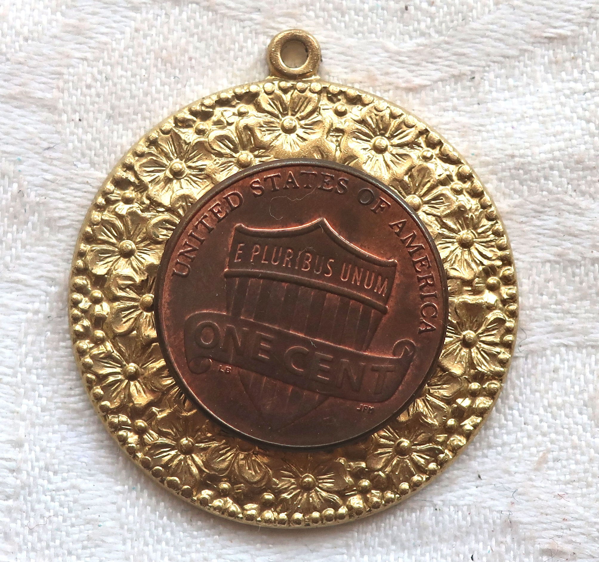 One round raw brass Victorian floral pendant brass stamping, small flowers ornament with ring, 30mm, made in the USA C10101 - Glorious Glass Beads