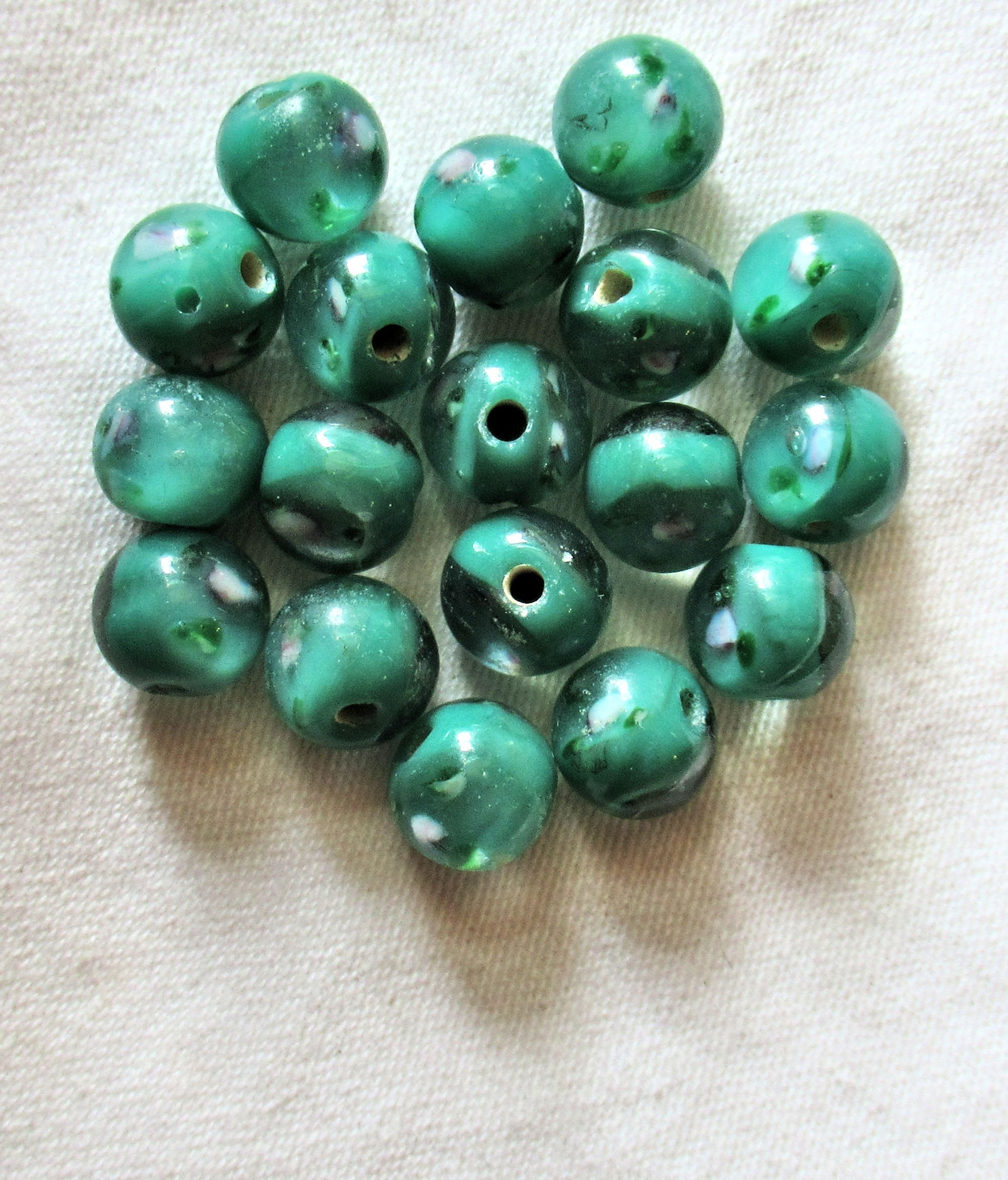 Lot of ten 10mm green smooth round floral druk beads - made in India glass flower smooth round druks C5901
