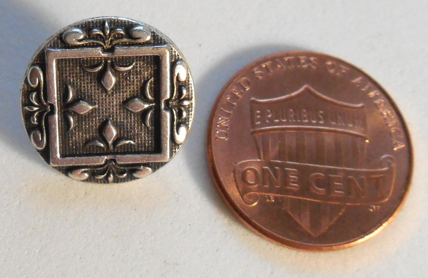 One 15mm Silver Tone Metal Alloy decorative button, fleur de lis, C0411 - Glorious Glass Beads