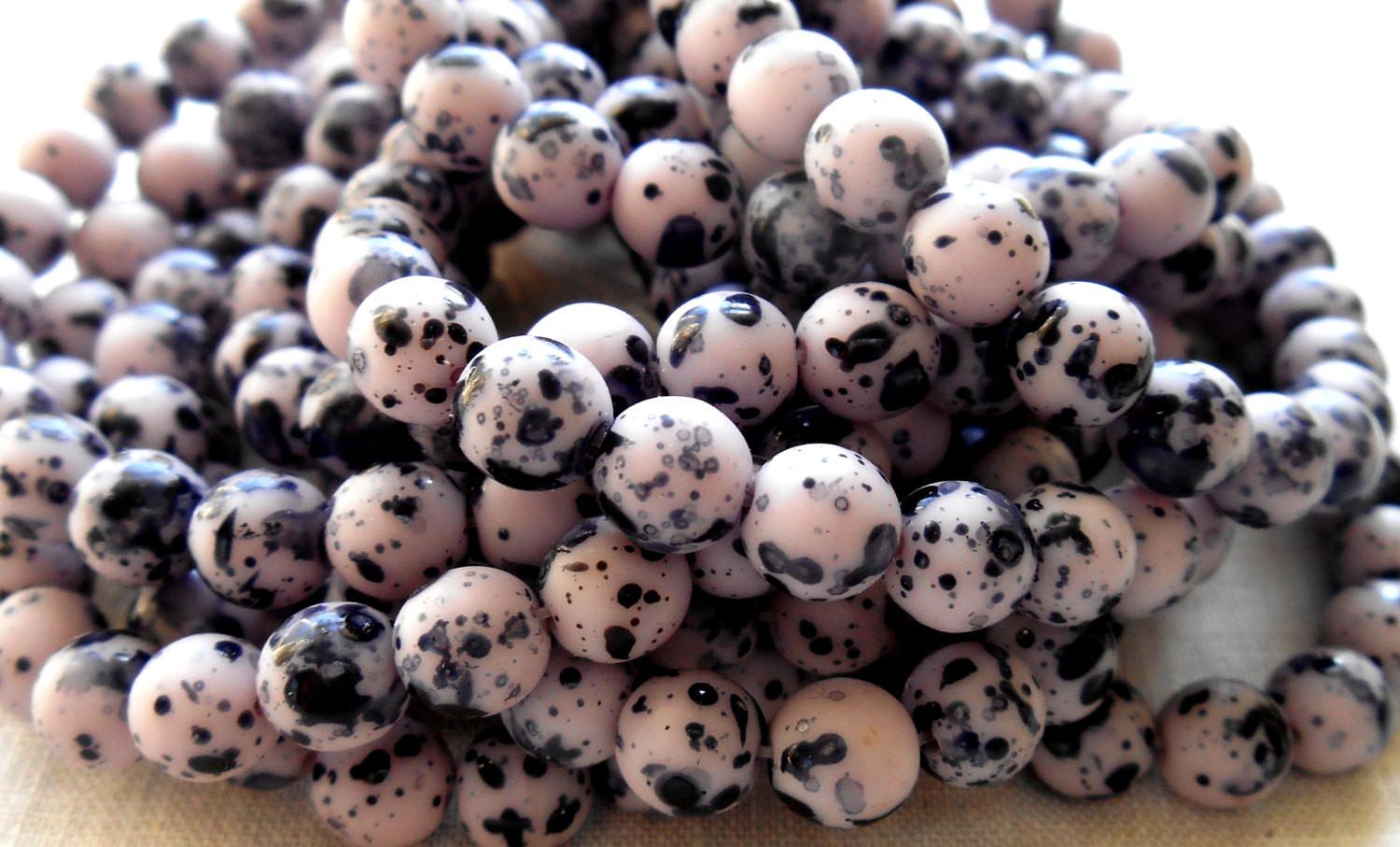 Lot of 30 6mm matte Czech glass druks, lavender speckled bird's egg druk beads, C0901 - Glorious Glass Beads