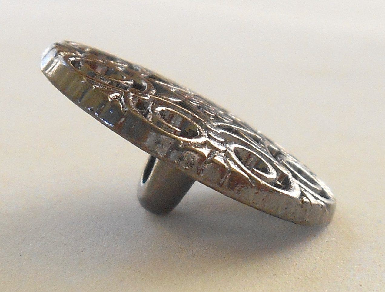 One gun metal decorative shank button with openwork, 20mm, C3011 - Glorious Glass Beads
