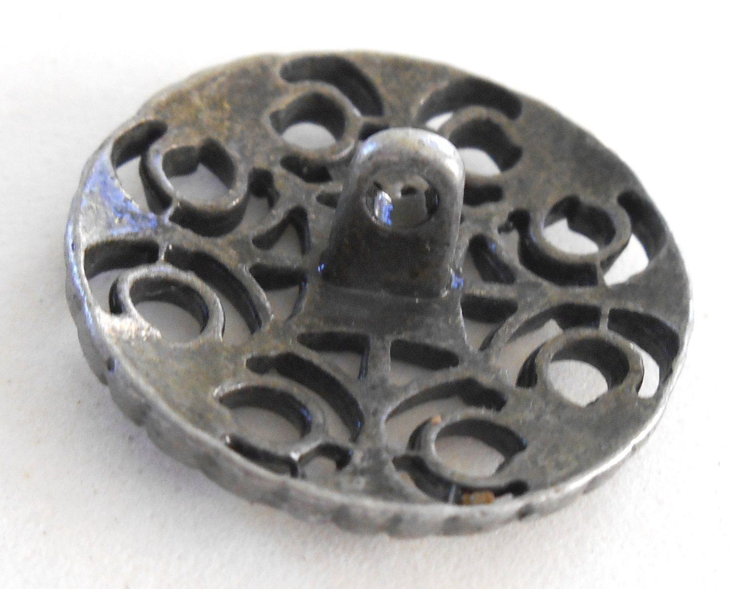 One gun metal decorative shank button with openwork, 24mm, C5311 - Glorious Glass Beads