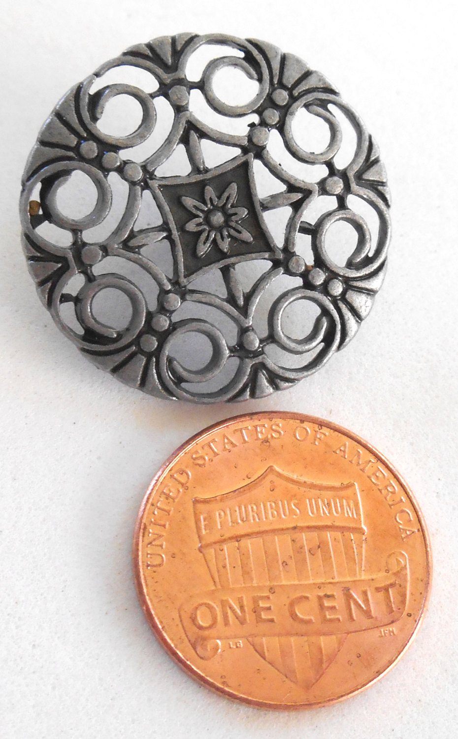 One gun metal decorative shank button with openwork, 24mm, C5311 - Glorious Glass Beads