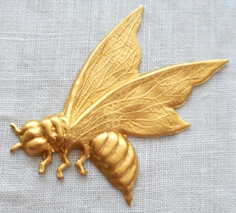 One raw brass art nouveau, Victorian honey bee, pendant, charm, medium brass stamping, 43mm x 38mm, made in the USA, C7401 - Glorious Glass Beads